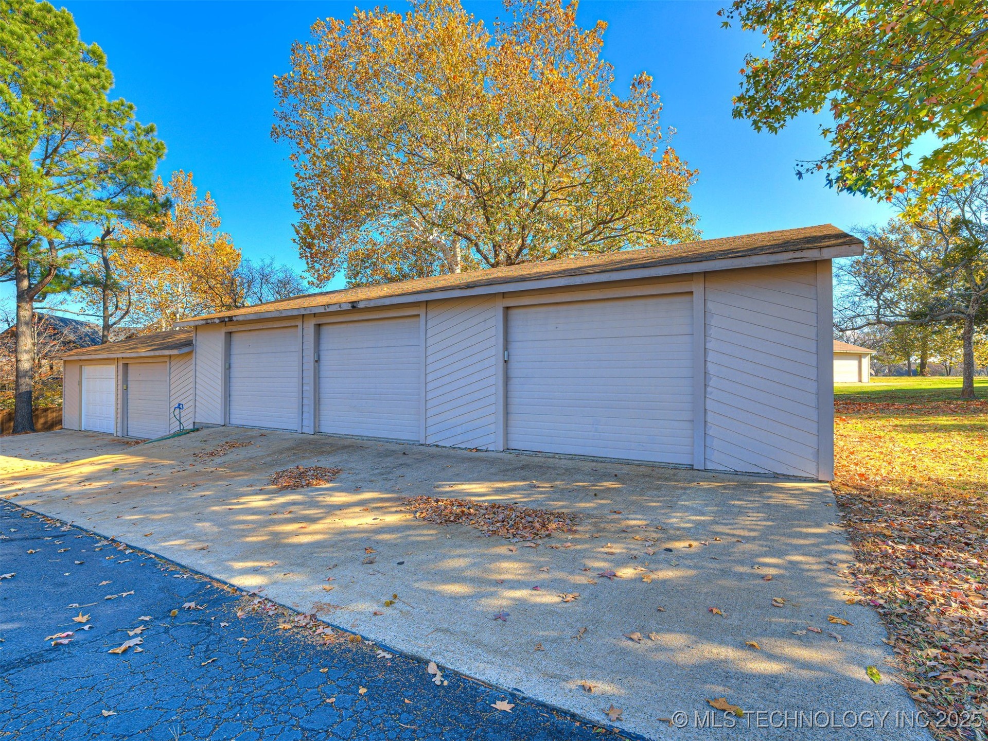 291 N Spinnaker Run Eufaula OK 74462