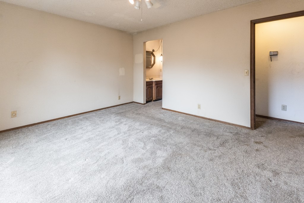 6004 S Newport Avenue Tulsa OK 74105