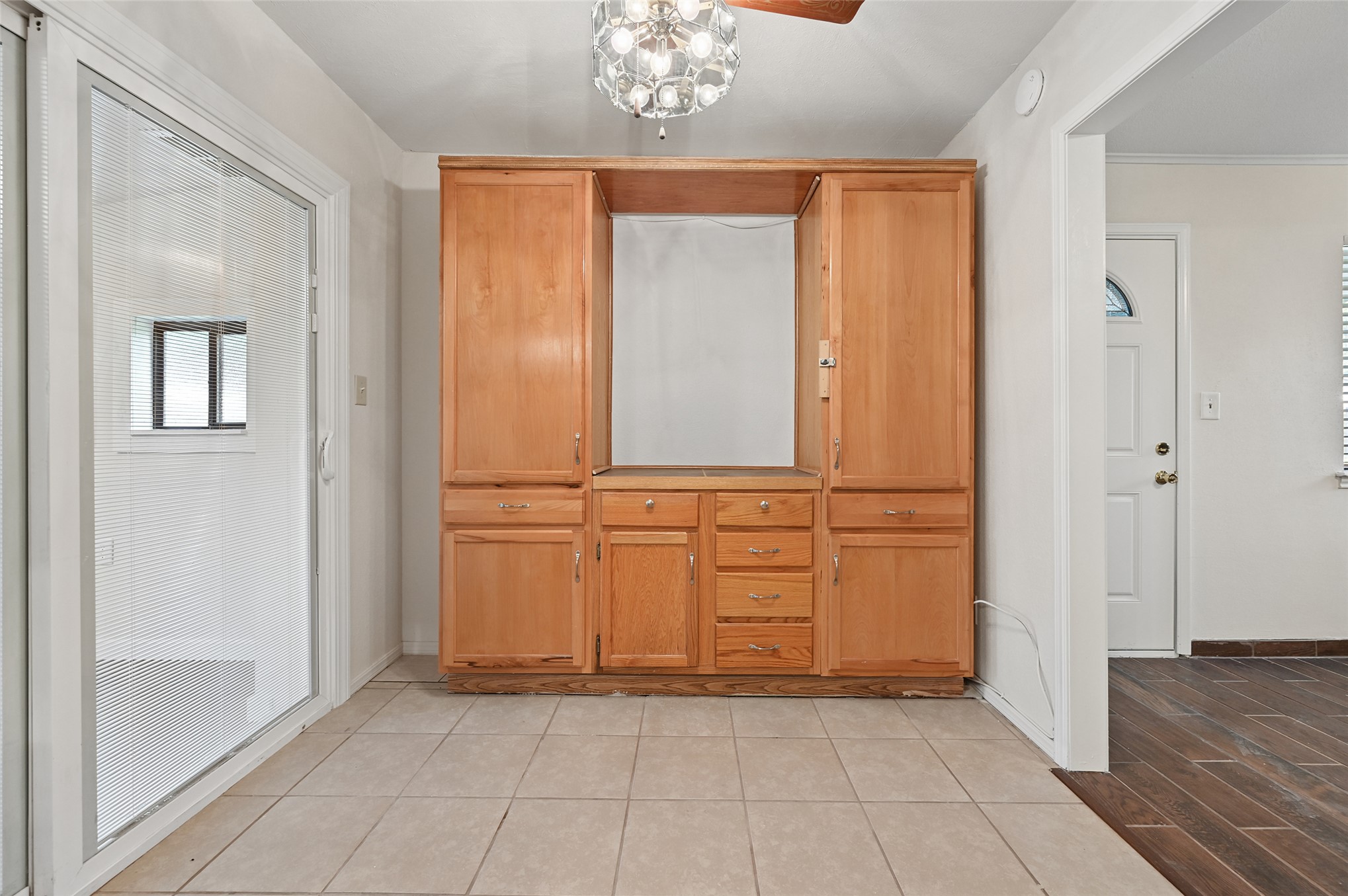 1207 S 111th Eastavenue Tulsa OK 74128