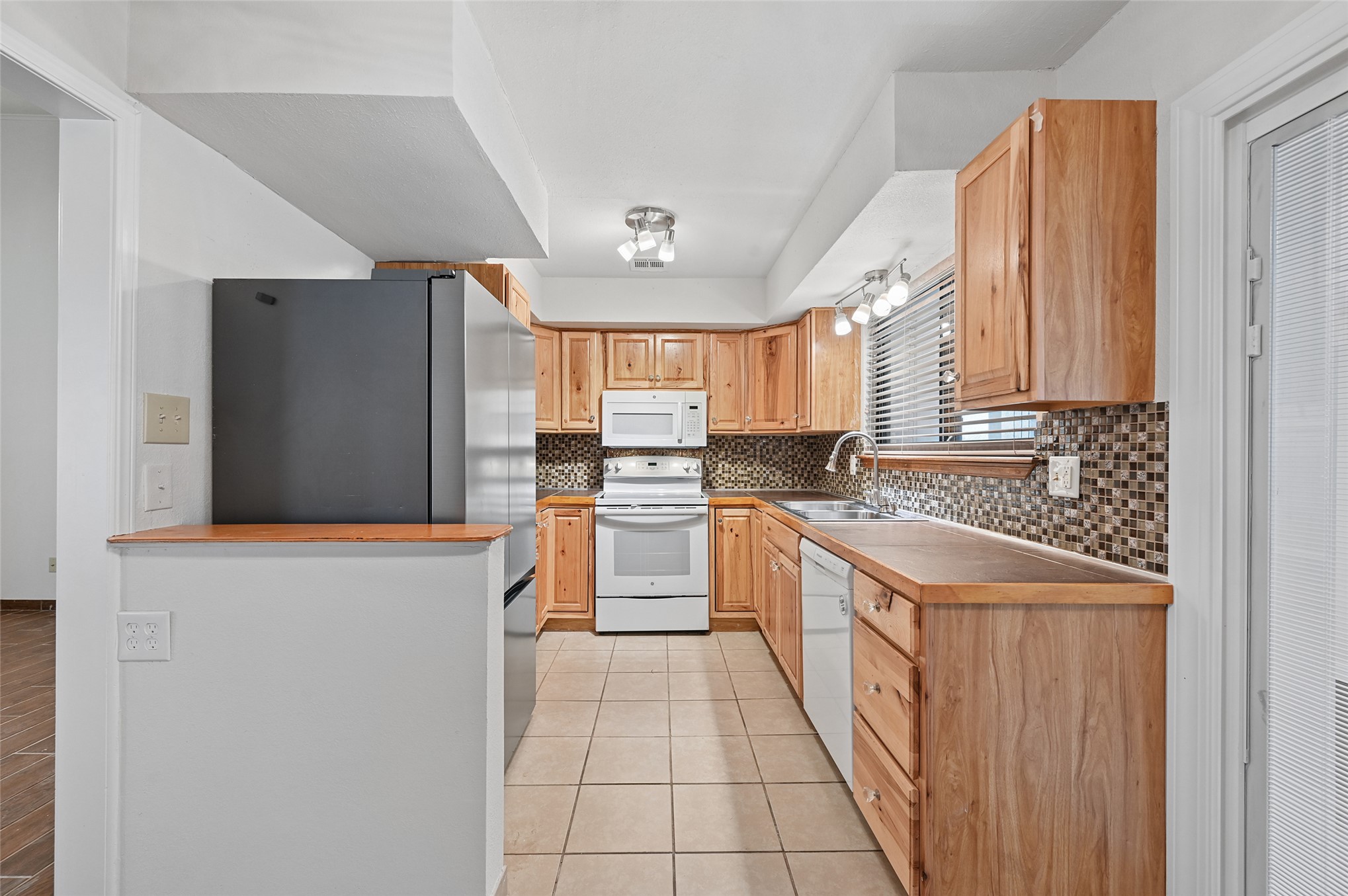 1207 S 111th Eastavenue Tulsa OK 74128