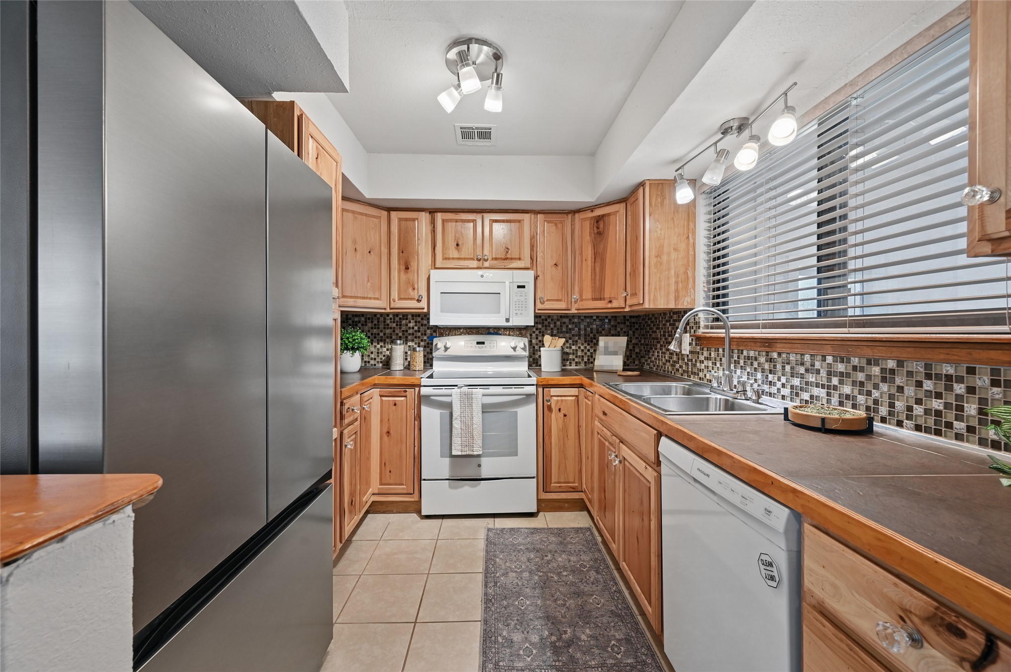 1207 S 111th Eastavenue Tulsa OK 74128