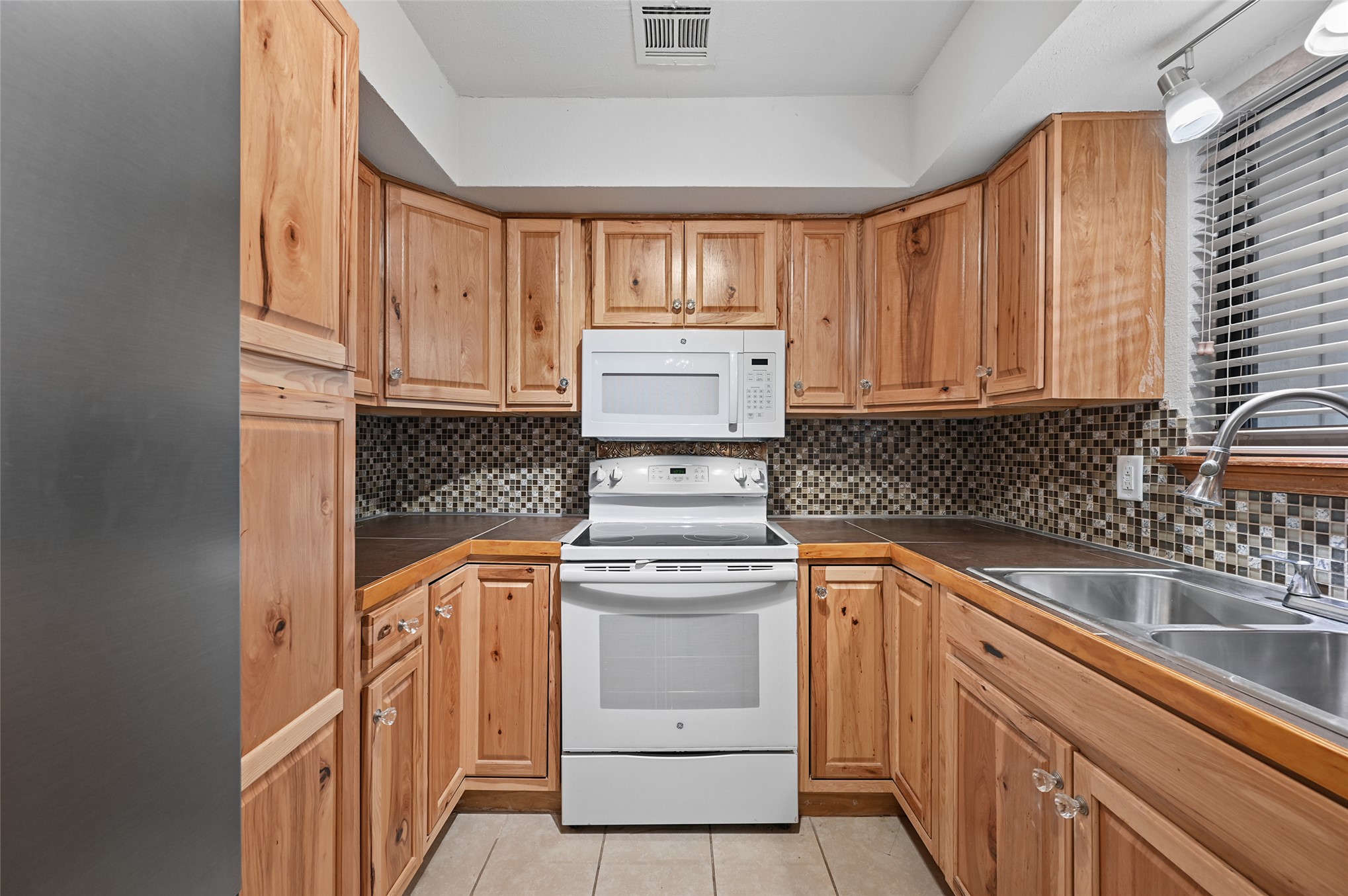 1207 S 111th Eastavenue Tulsa OK 74128