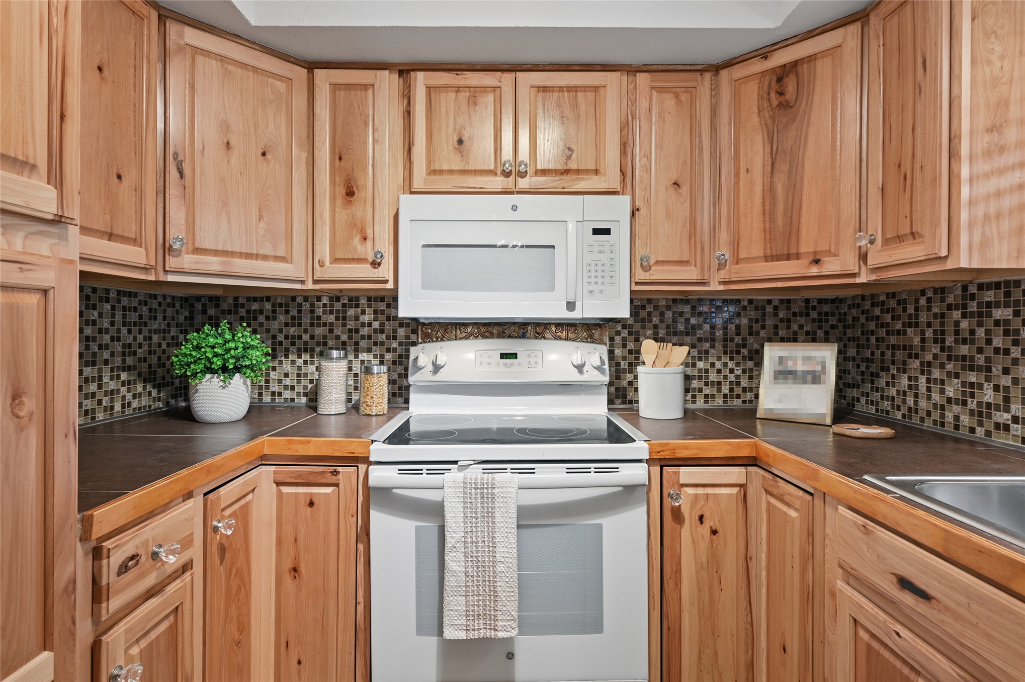 1207 S 111th Eastavenue Tulsa OK 74128