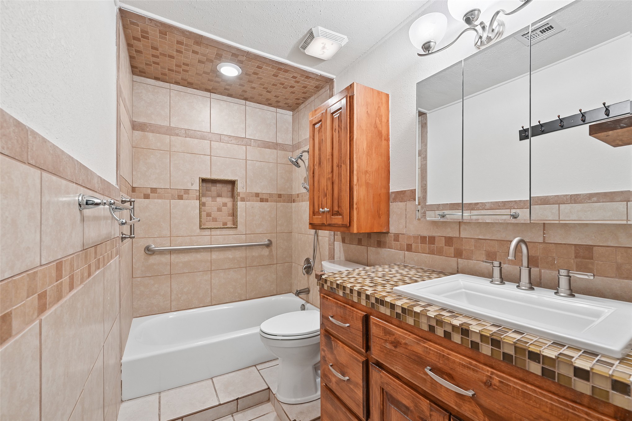1207 S 111th Eastavenue Tulsa OK 74128