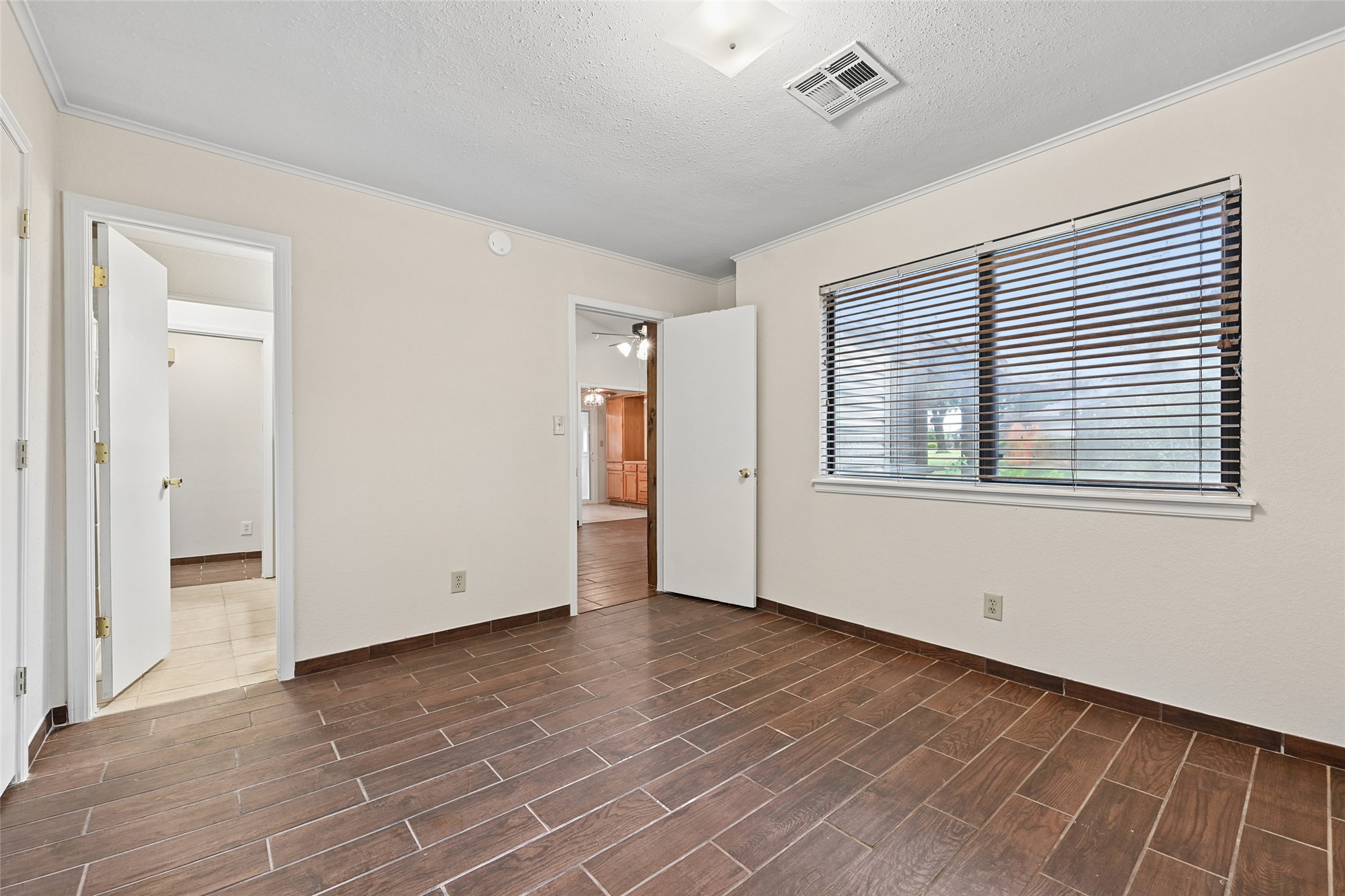 1207 S 111th Eastavenue Tulsa OK 74128