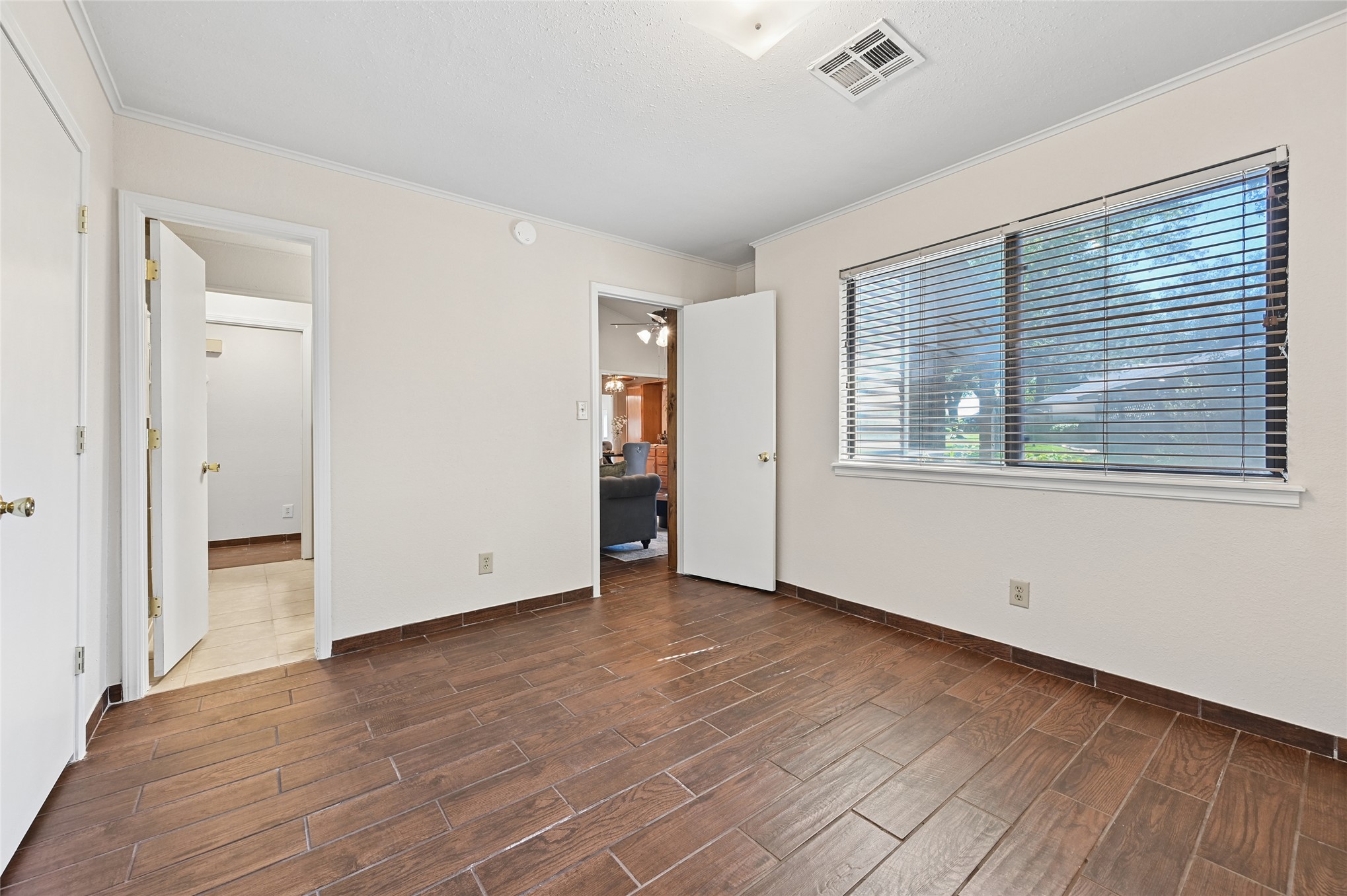 1207 S 111th Eastavenue Tulsa OK 74128