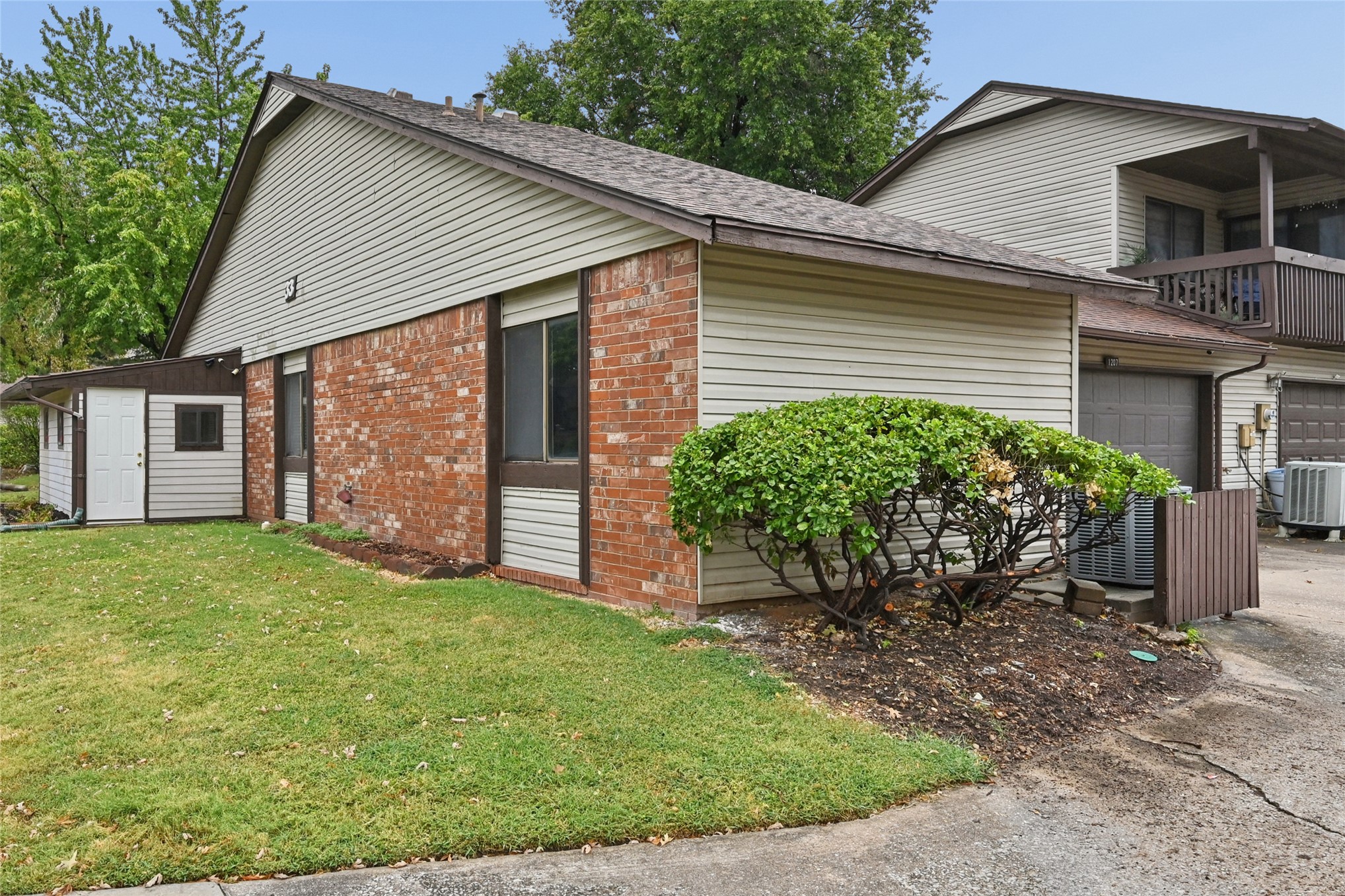 1207 S 111th Eastavenue Tulsa OK 74128