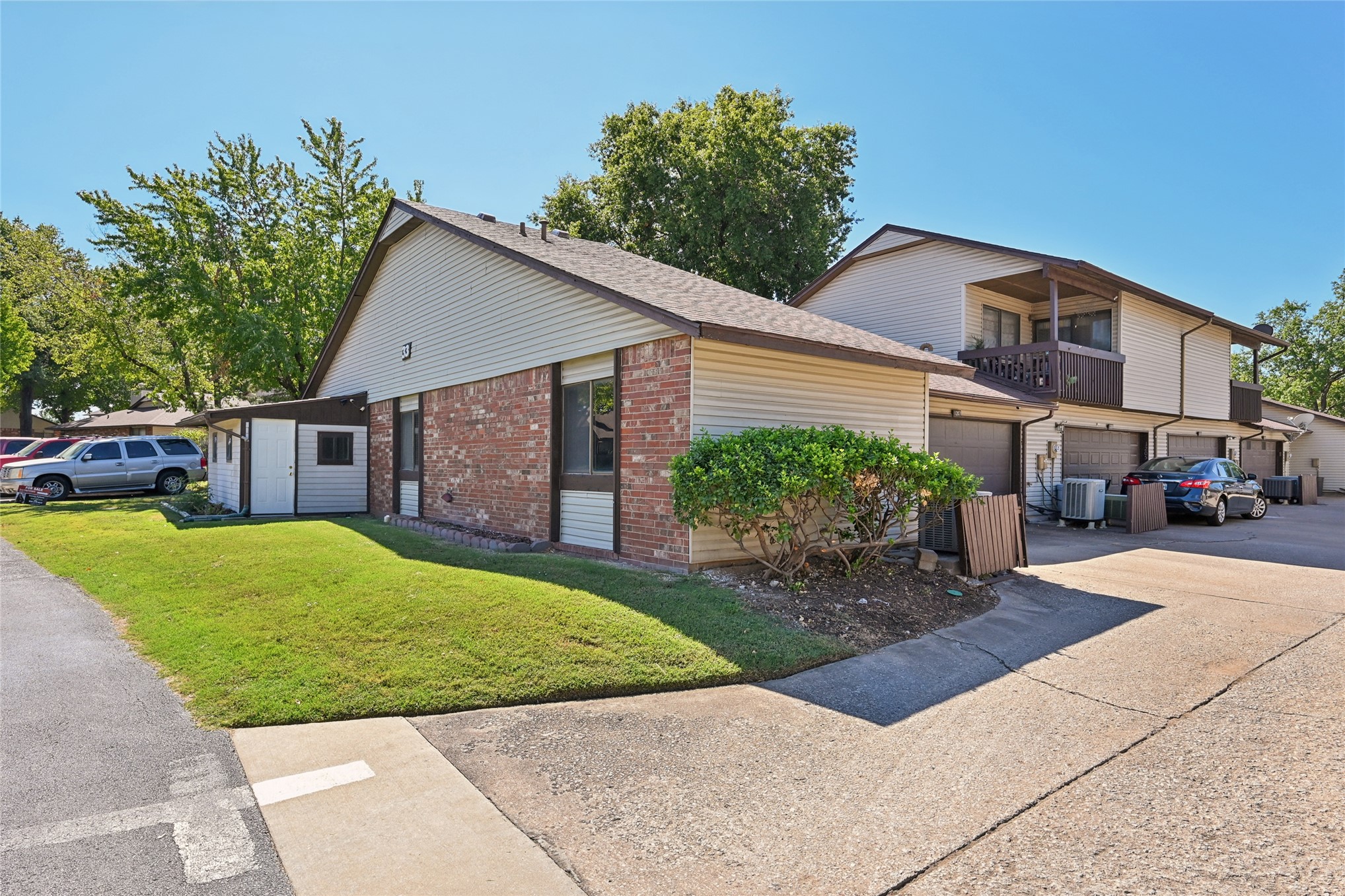 1207 S 111th Eastavenue Tulsa OK 74128