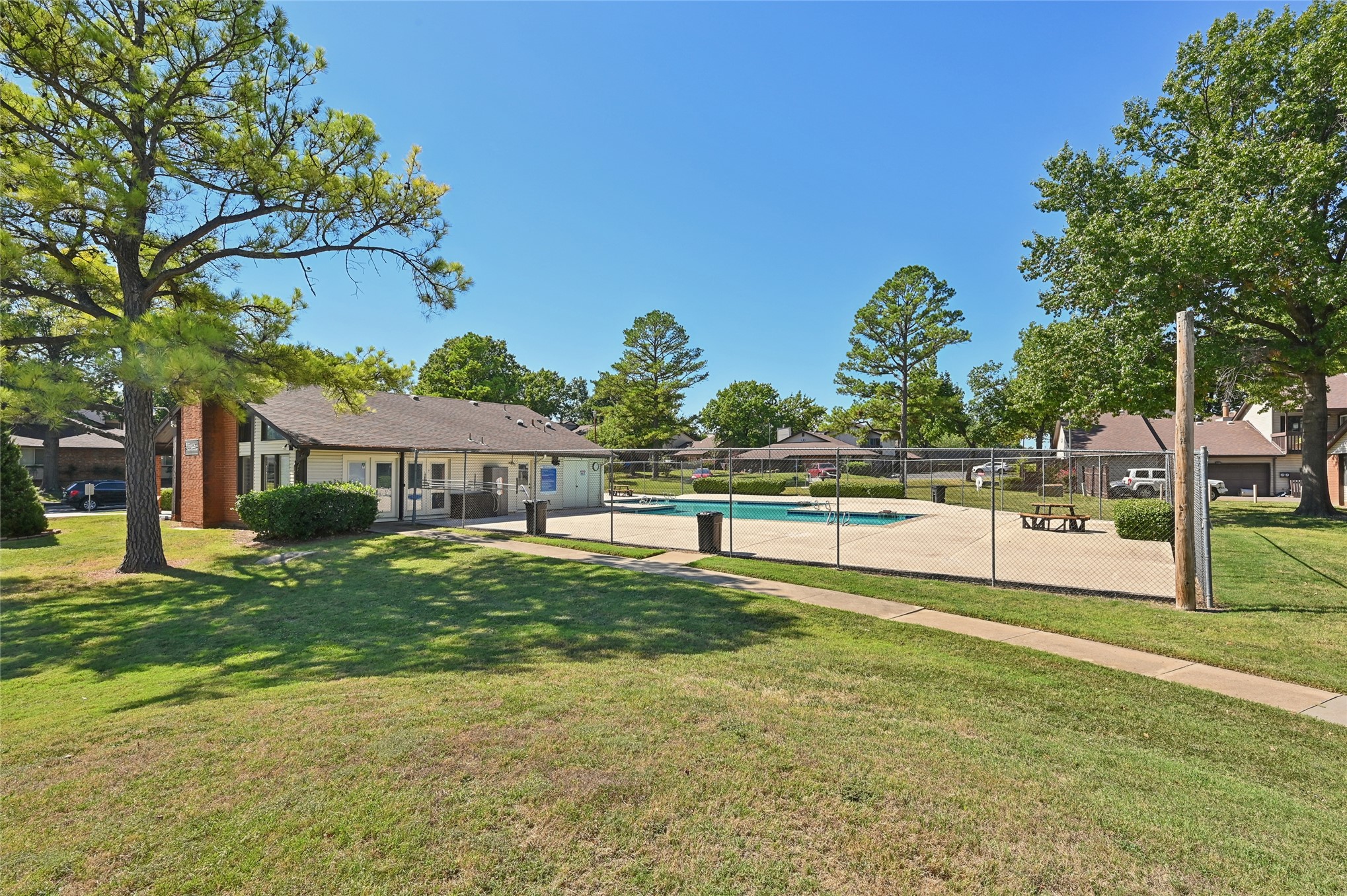 1207 S 111th Eastavenue Tulsa OK 74128