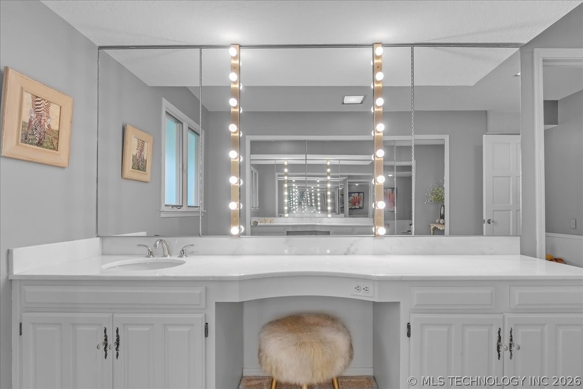 7201 S Gary Place Tulsa OK 74136