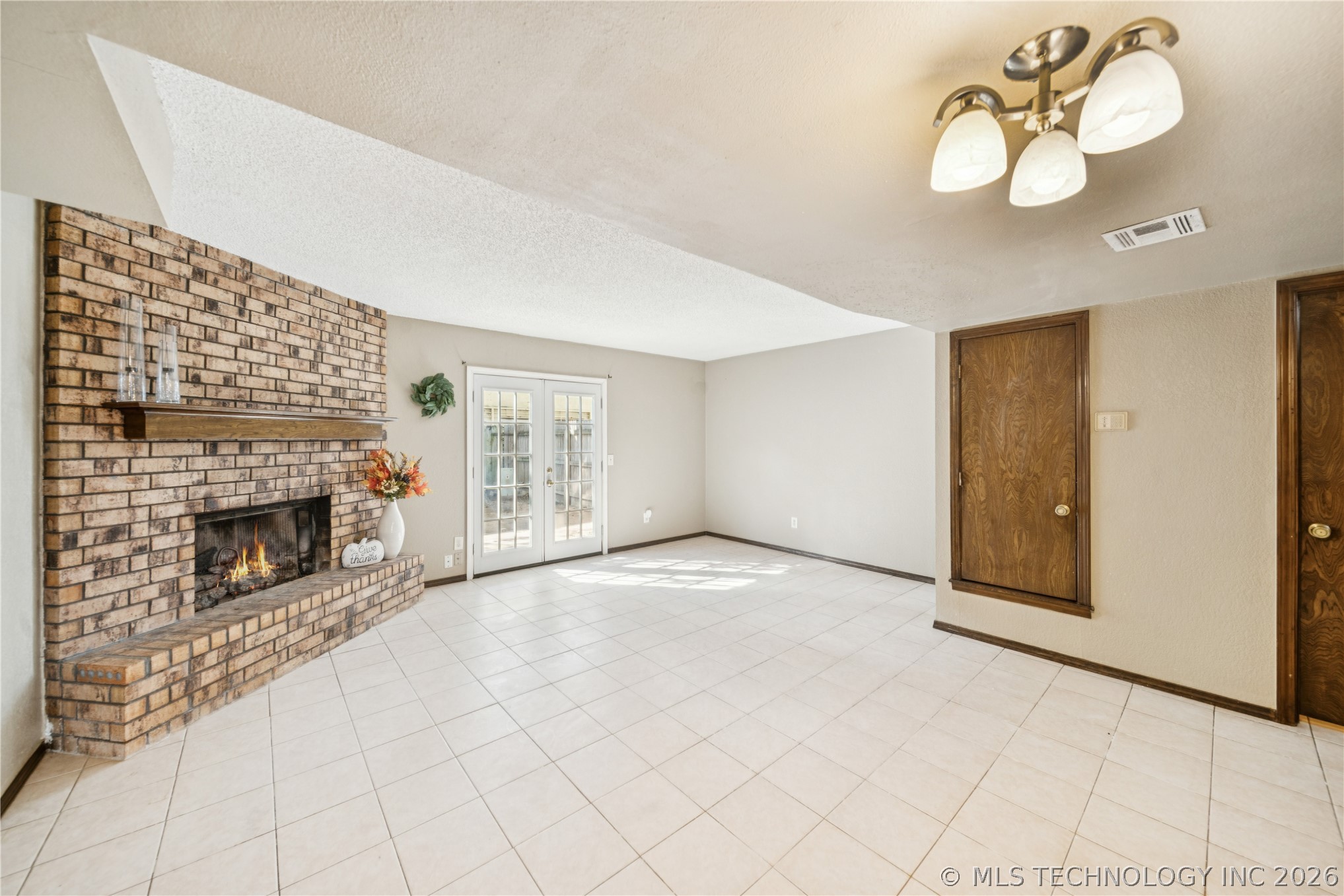 1115 E Jackson Avenue Sapulpa OK 74066