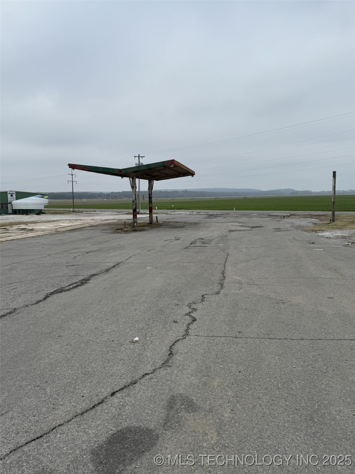 9999 Highway 100 Webbers Falls OK 74470