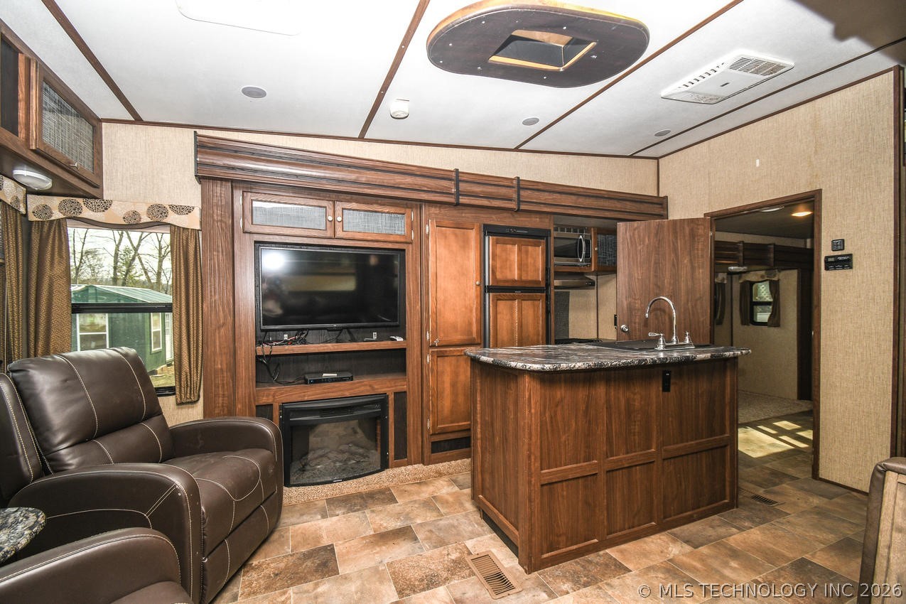 57300 County Road 658 Kansas OK 74347