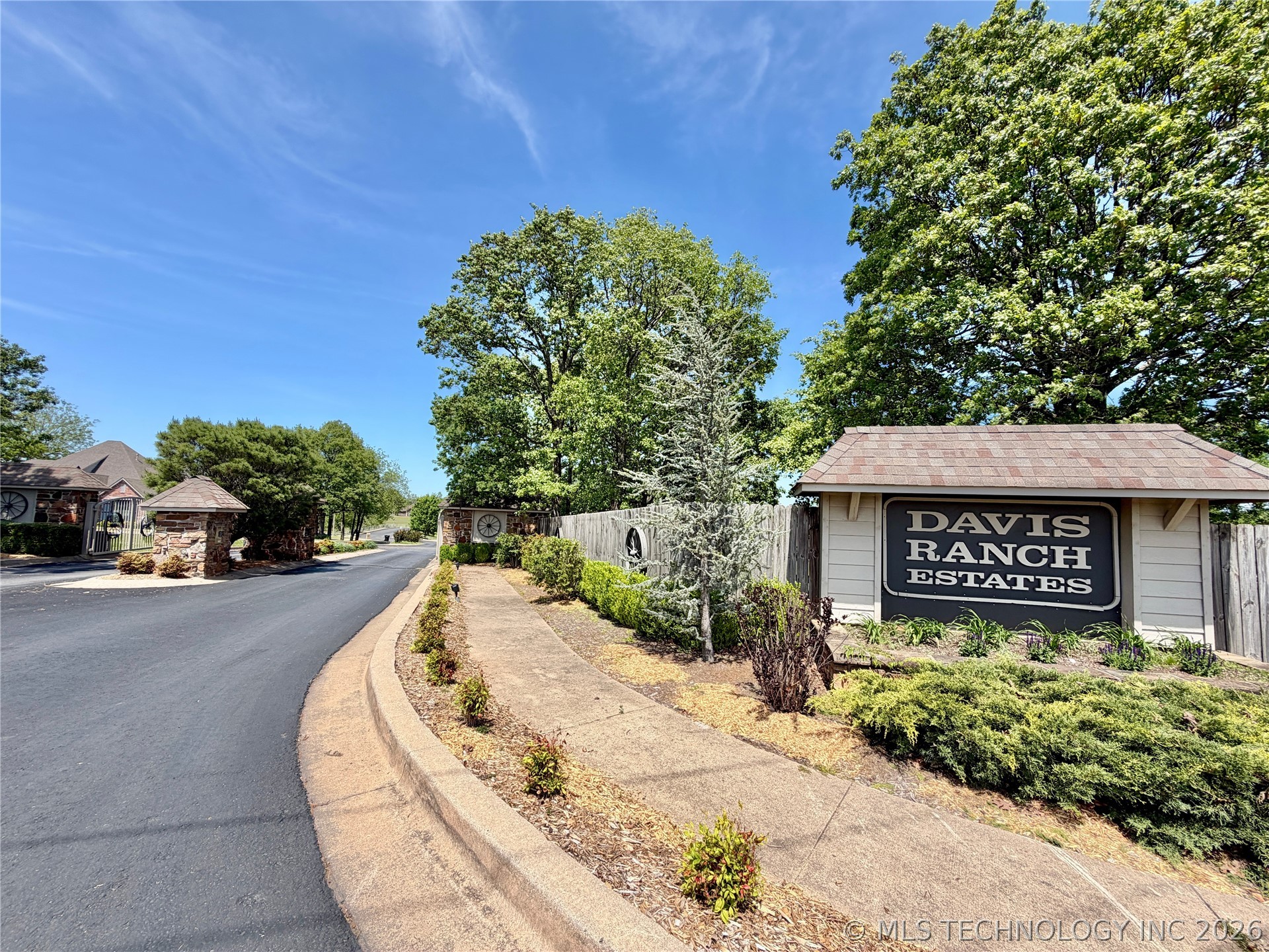 725 W Northlake Drive Tahlequah OK 74464