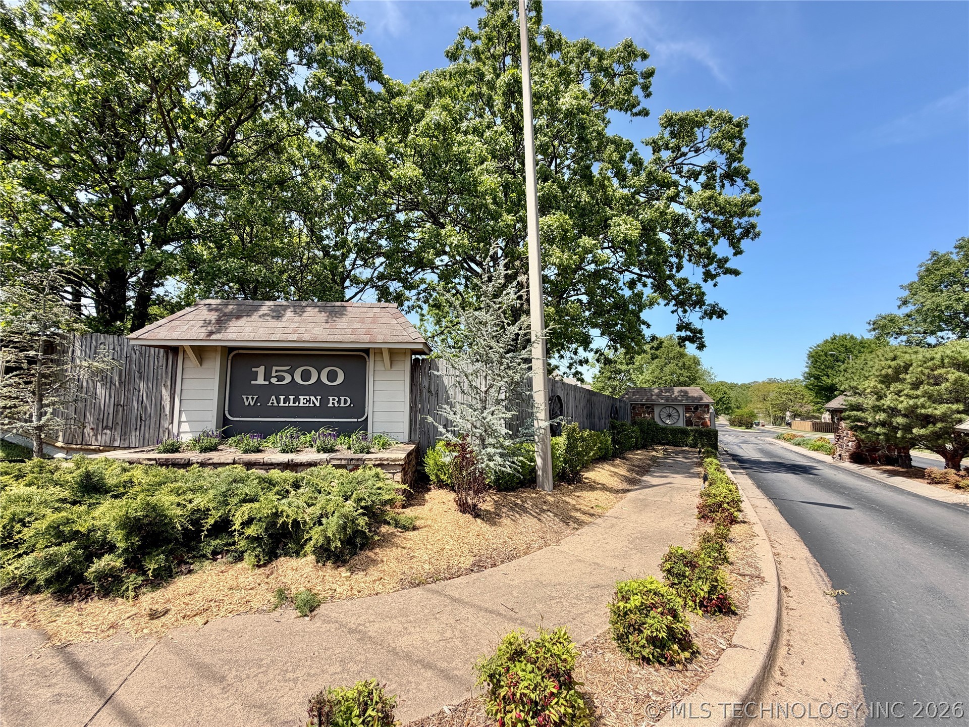 725 W Northlake Drive Tahlequah OK 74464