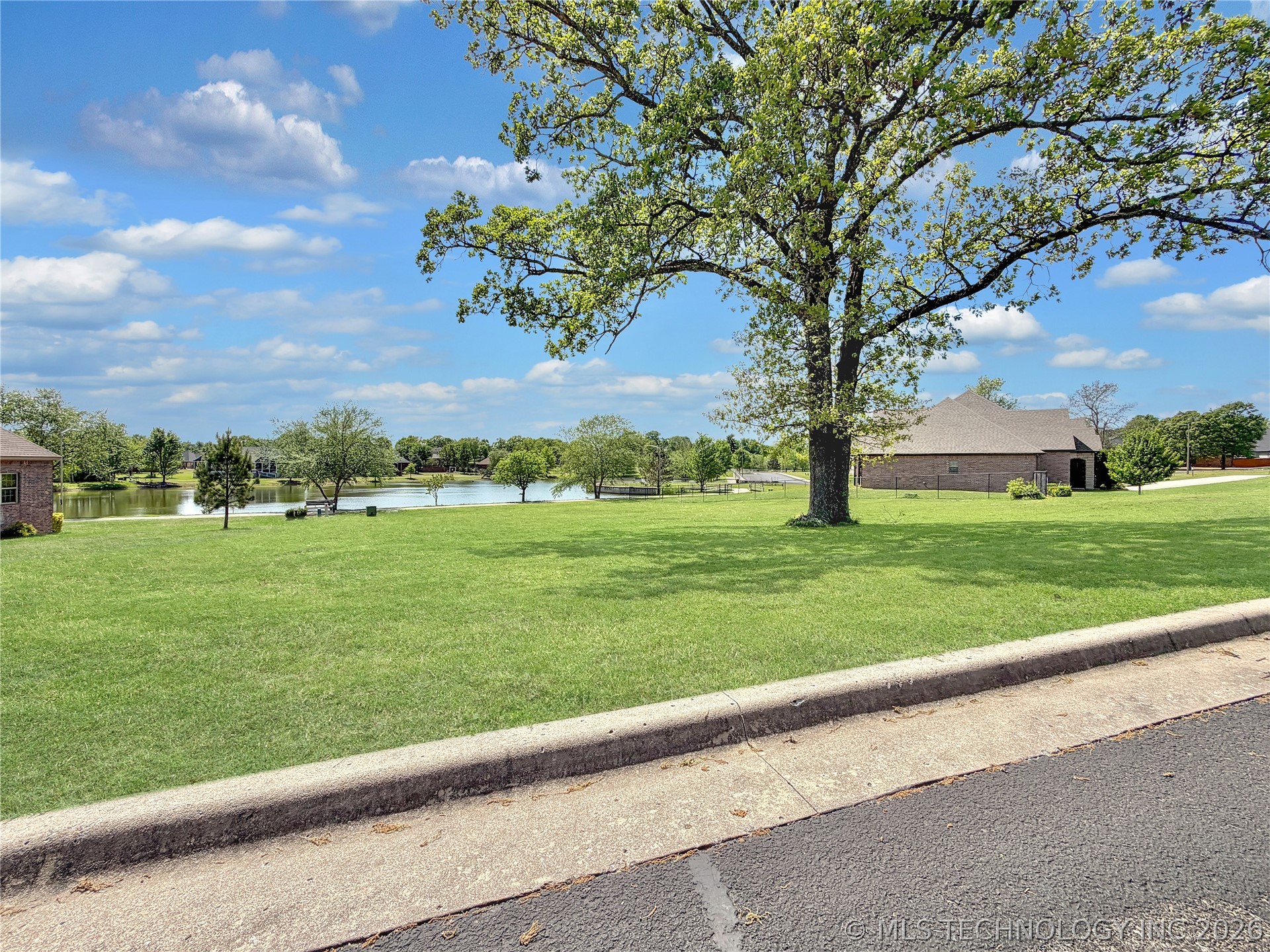 725 W Northlake Drive Tahlequah OK 74464