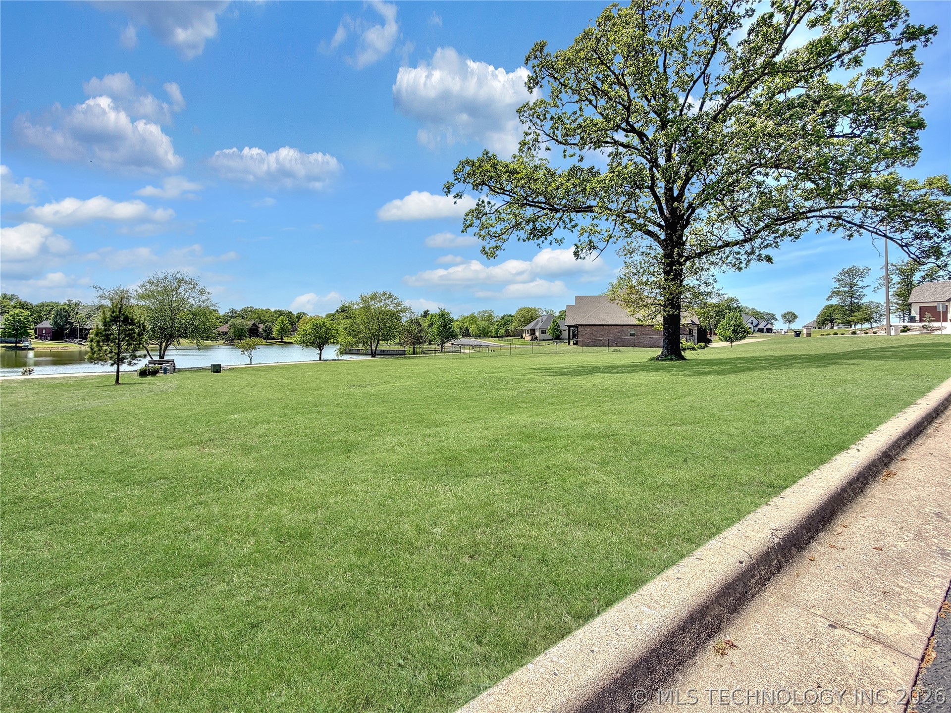 725 W Northlake Drive Tahlequah OK 74464