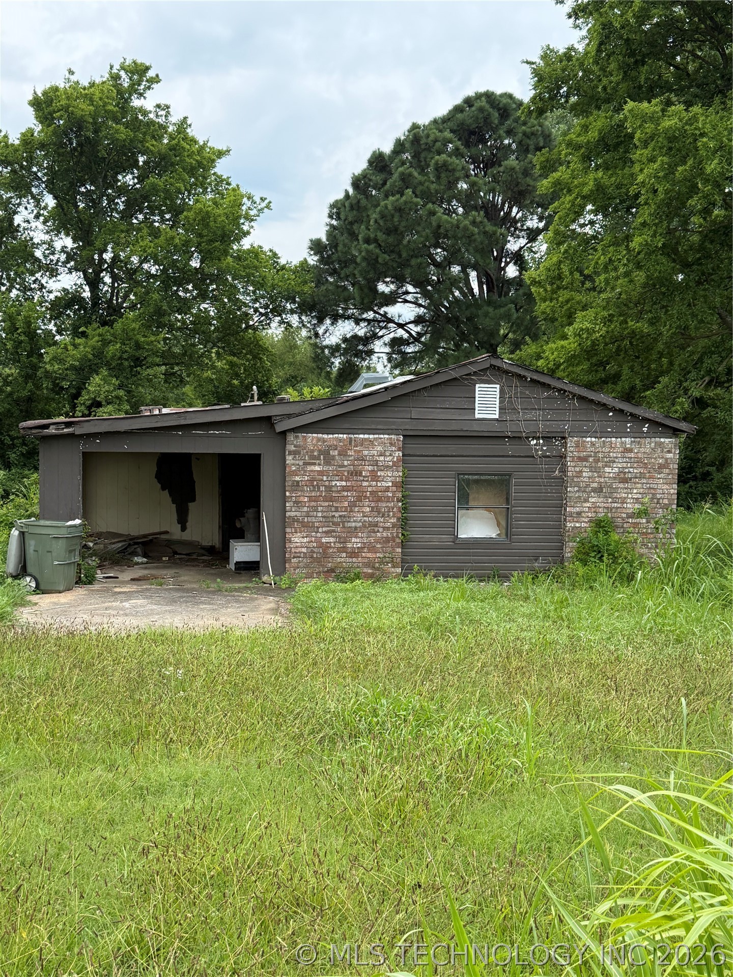 907 W Corporation Street Henryetta OK 74437