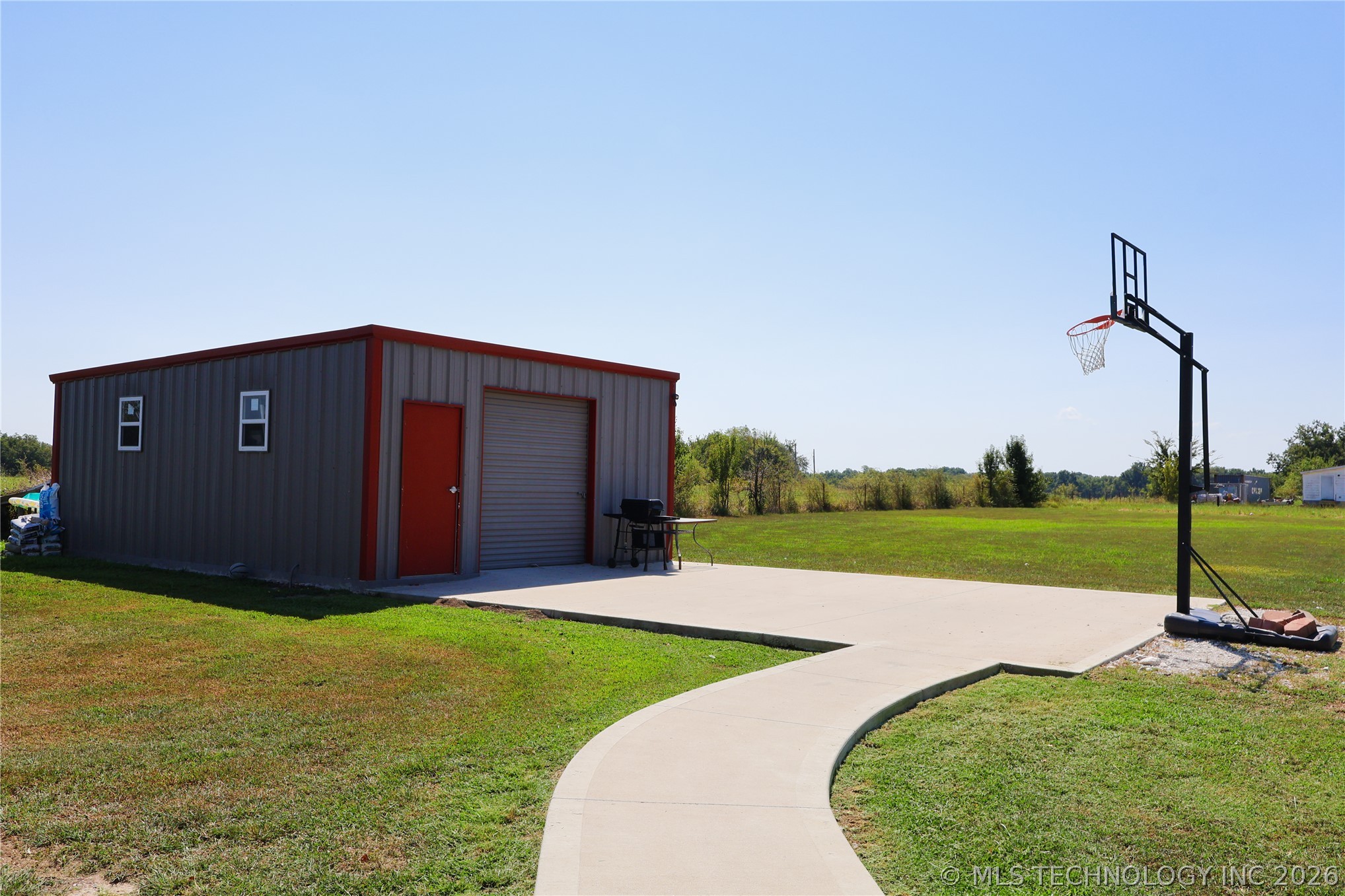 12 Hawk Road W Beggs OK 74421