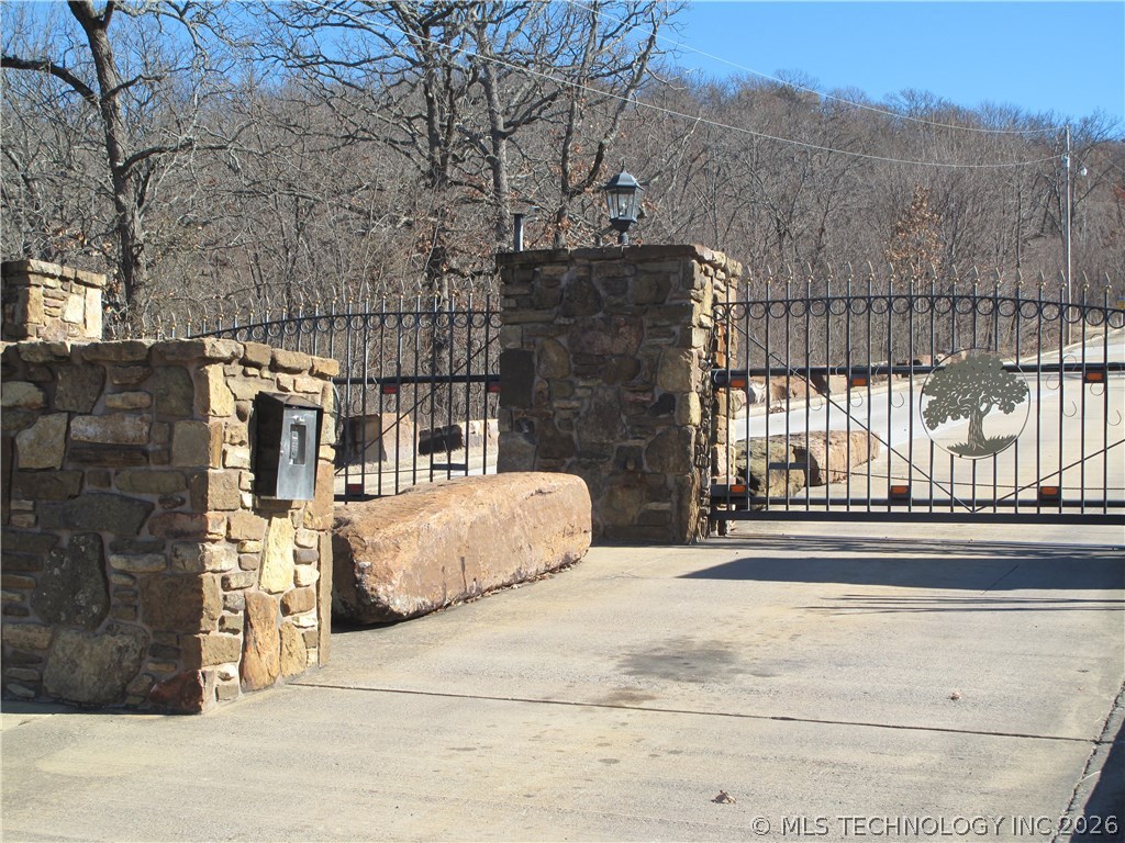 23 E Hillside Road Cookson OK 74427