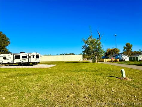 704 E 2nd Avenue Warner OK 74469