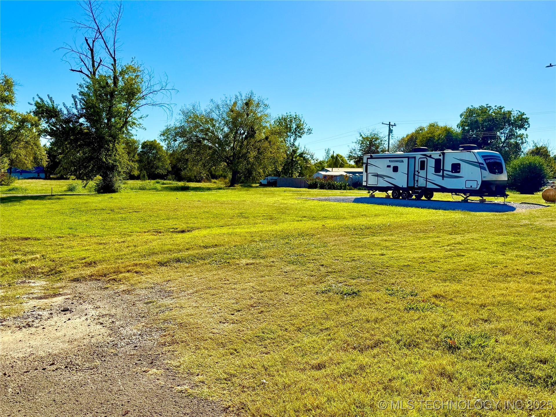 704 E 2nd Avenue Warner OK 74469