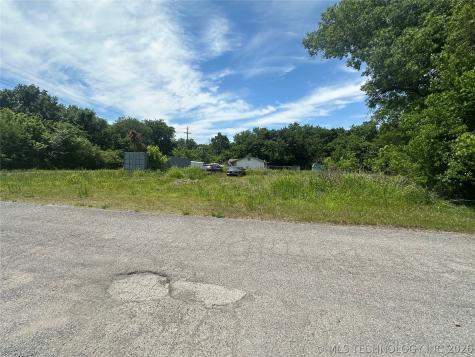 608 S Jackson Avenue Wagoner OK 74467