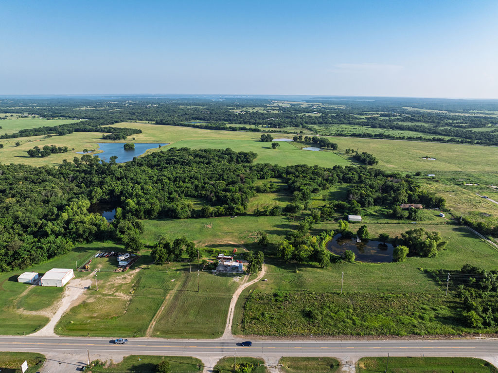 1697 Highway 70 E Kingston OK 73439