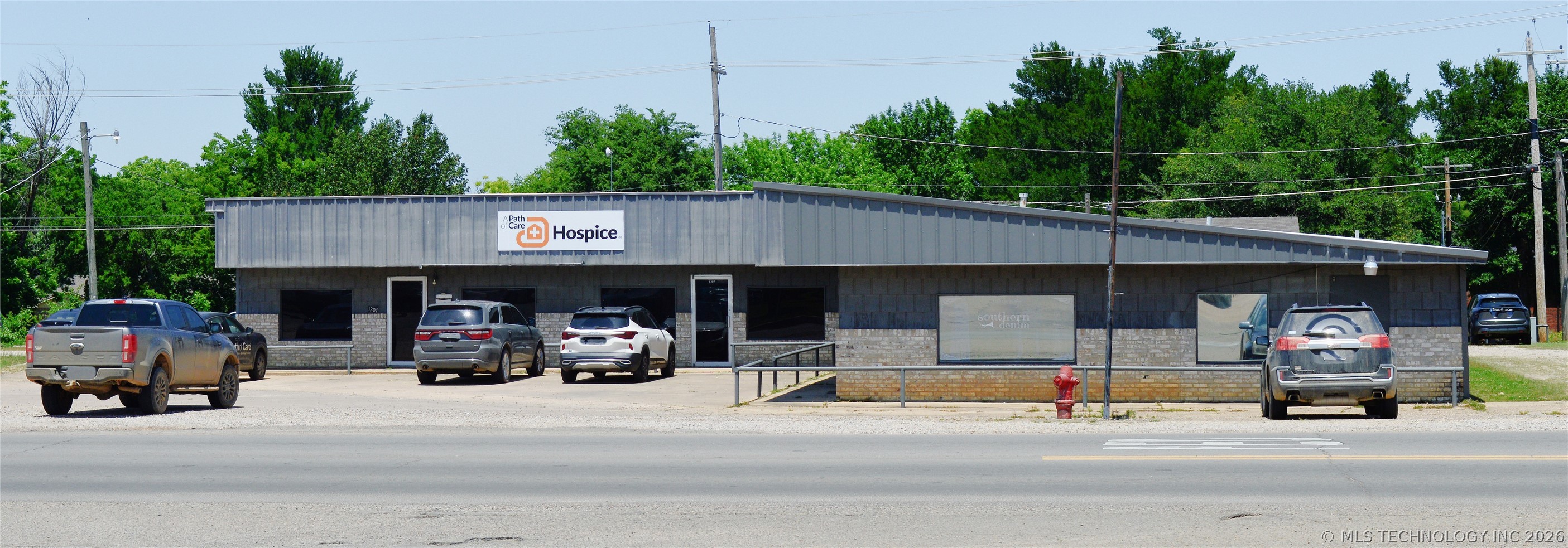 1207 E Jackson Hugo OK 74743