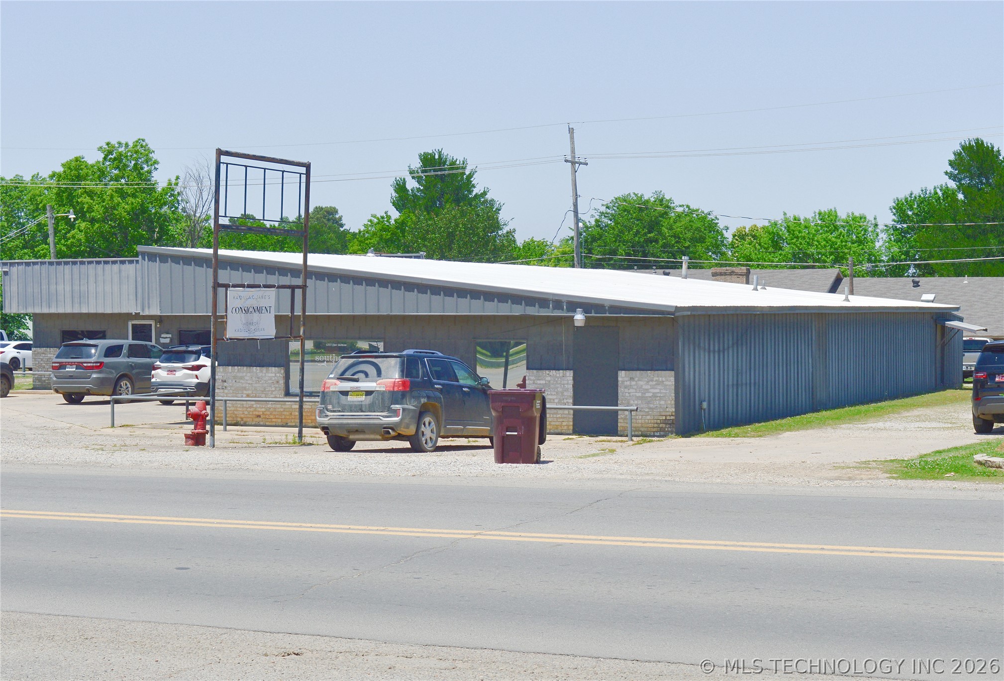 1207 E Jackson Hugo OK 74743