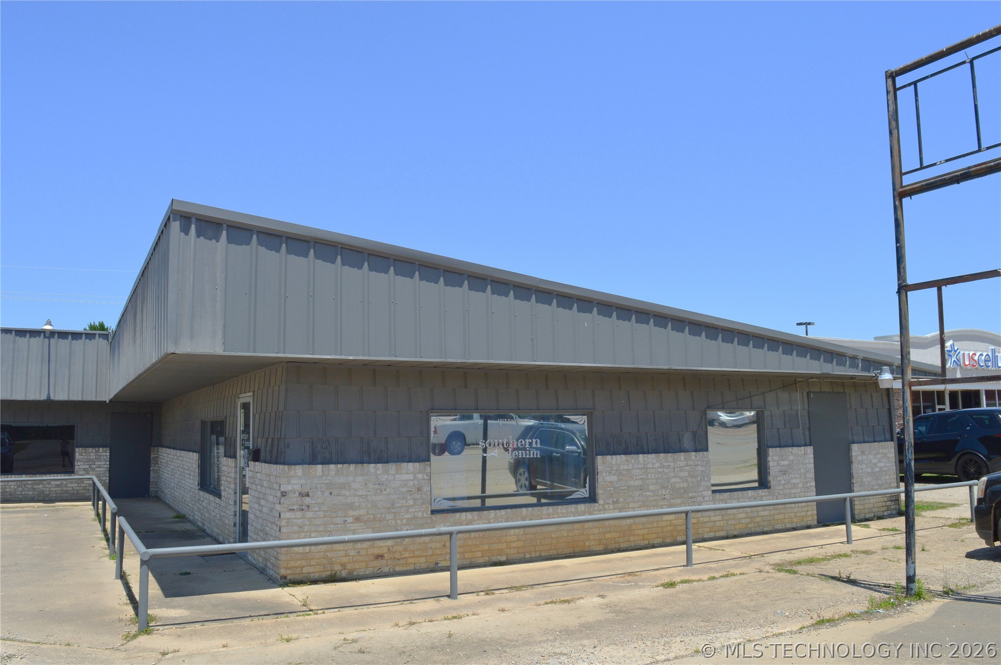 1207 E Jackson Hugo OK 74743