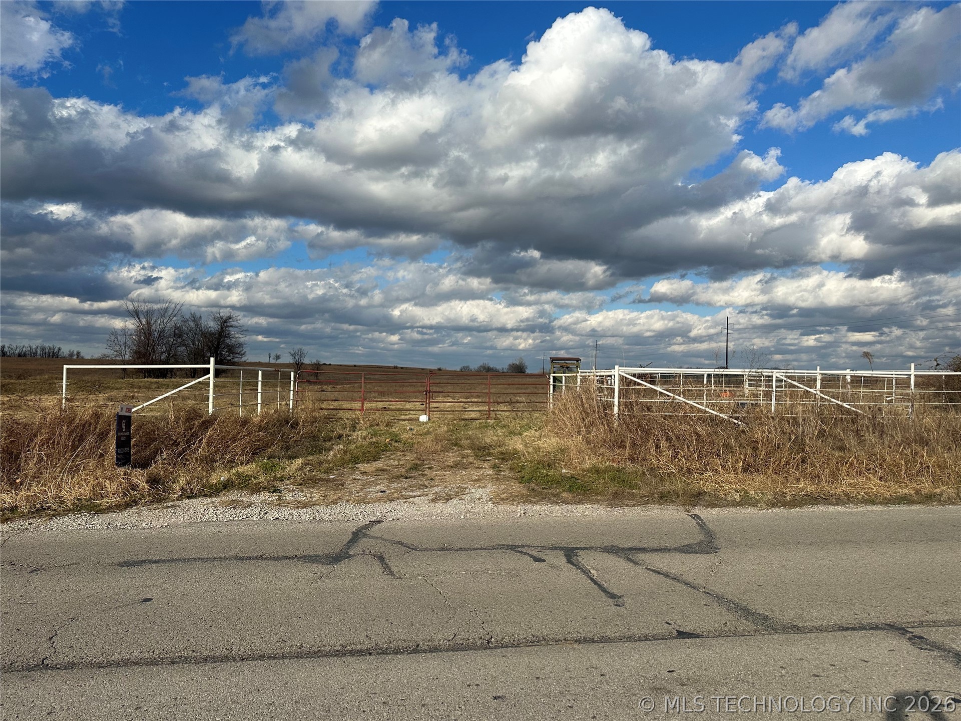 Hectorville Road Mounds OK 74447