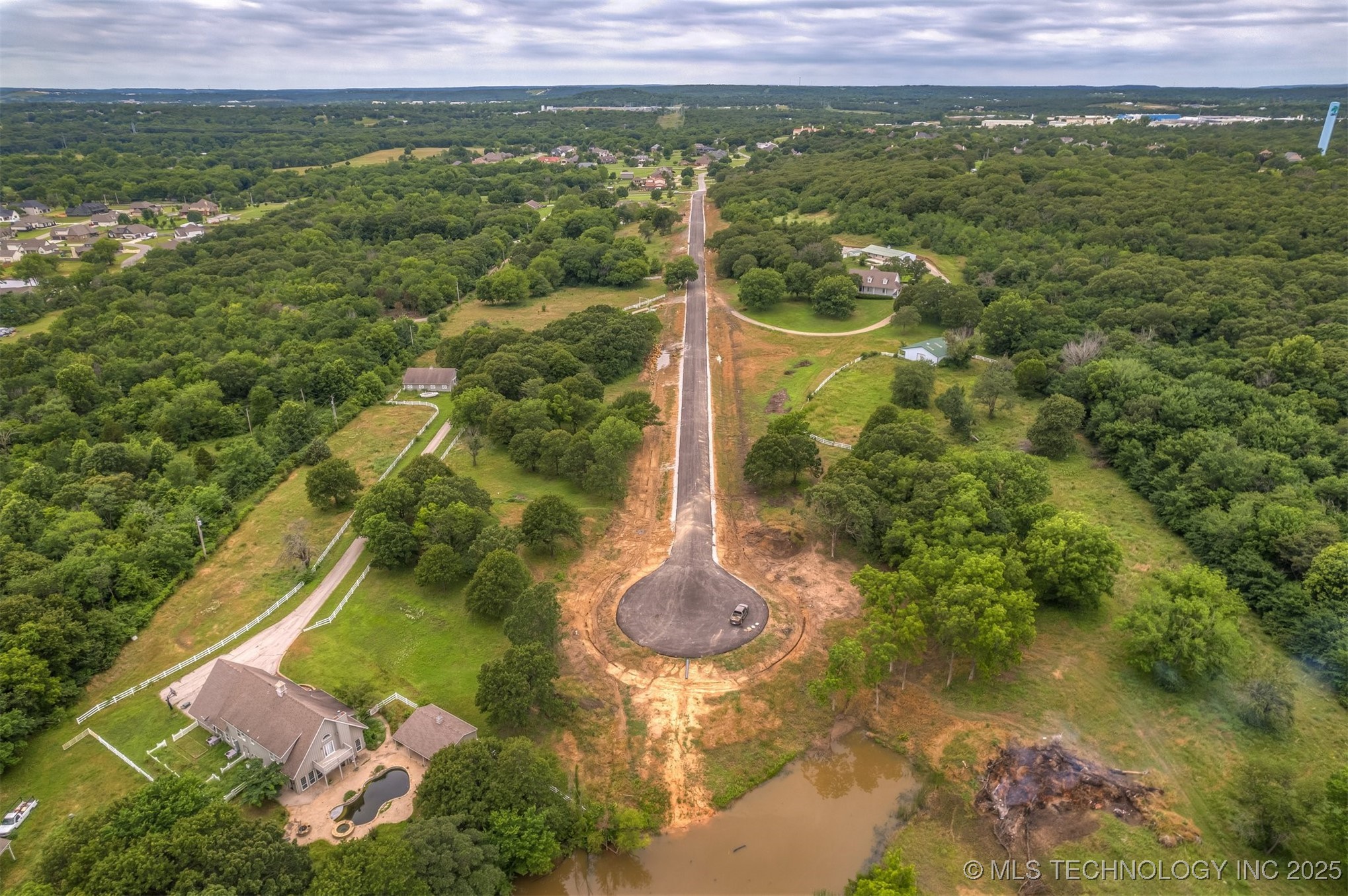 3881 Oak Timber Drive Tulsa OK 74131