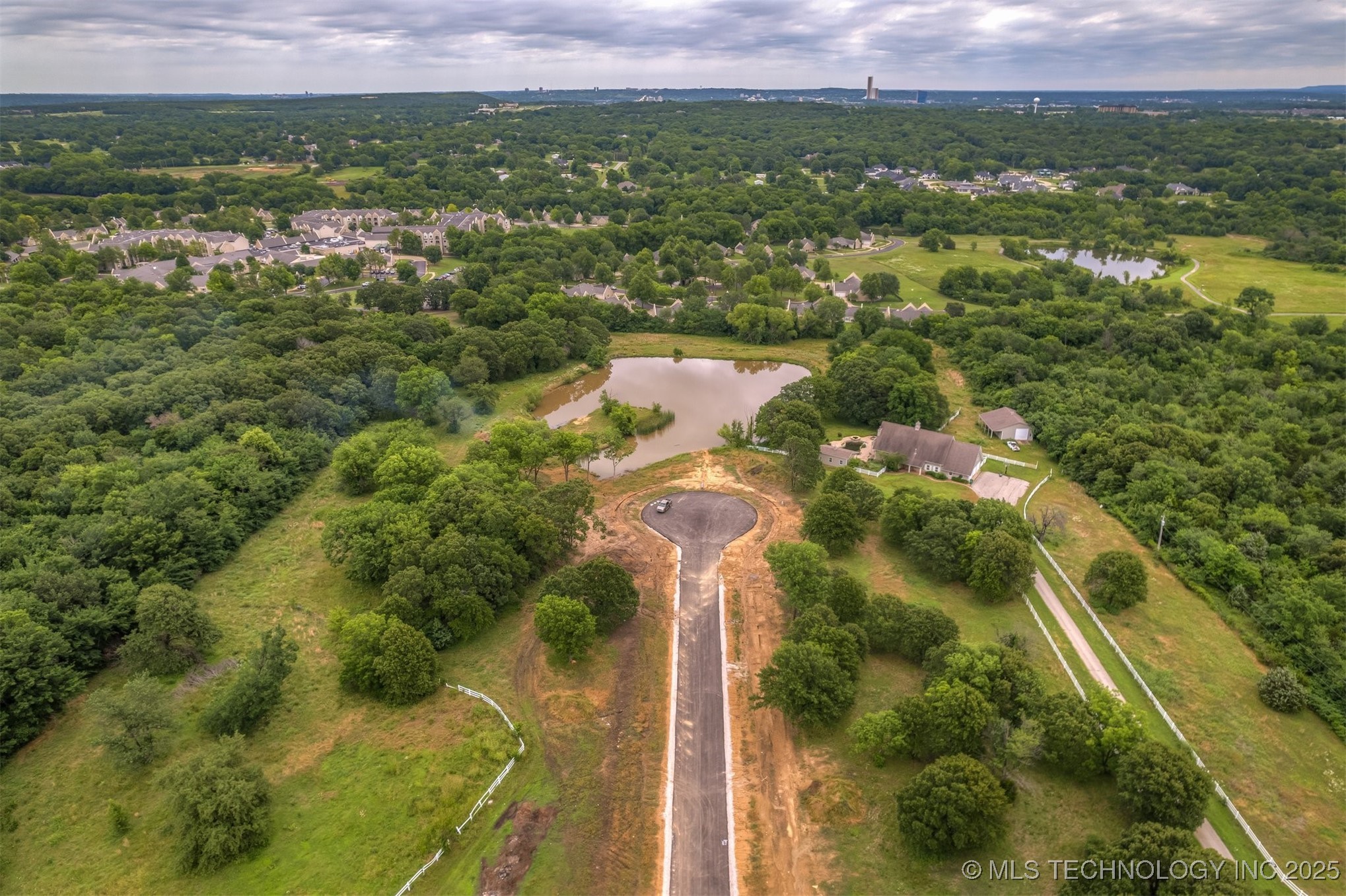 3881 Oak Timber Drive Tulsa OK 74131