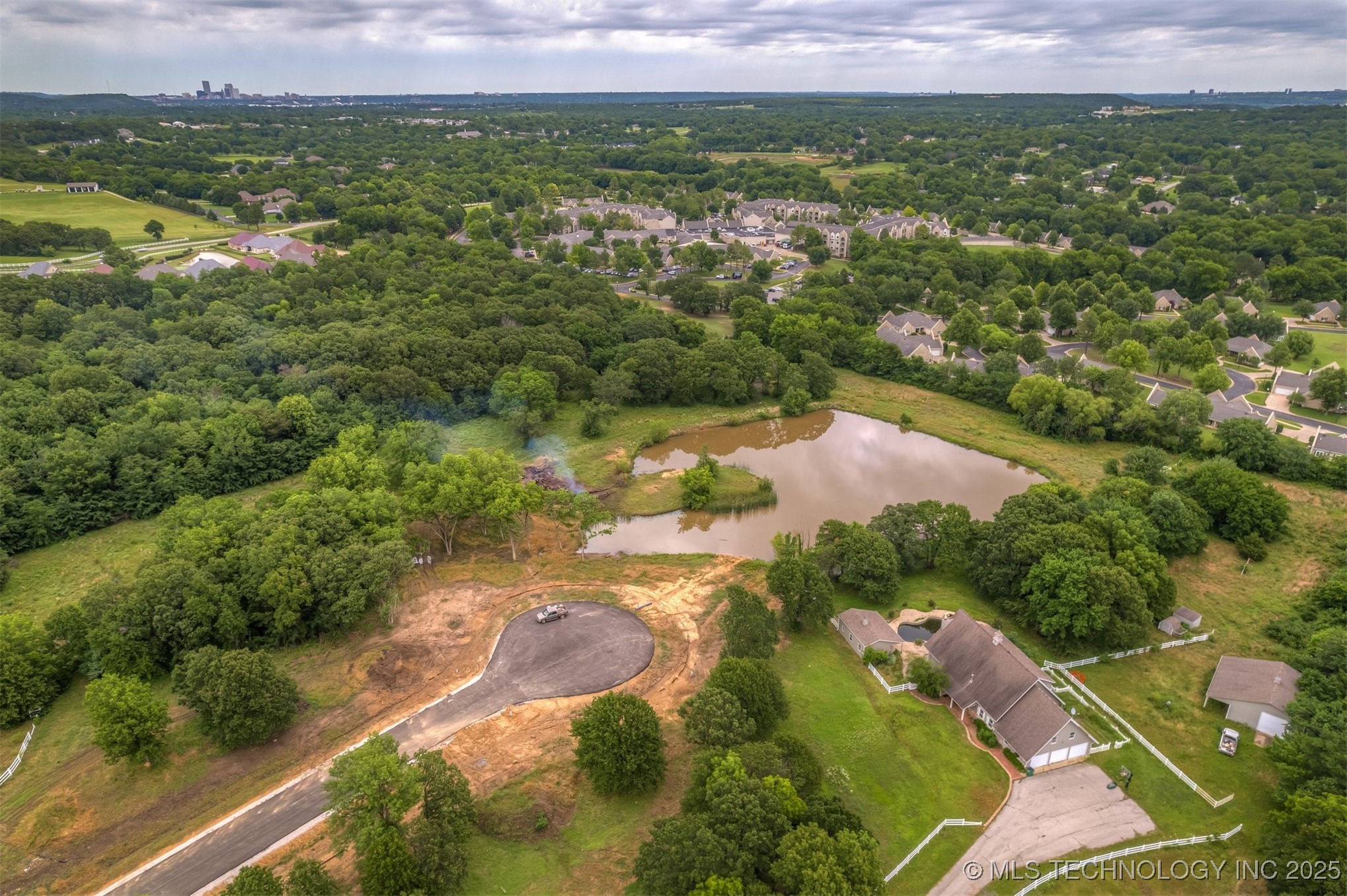 3881 Oak Timber Drive Tulsa OK 74131