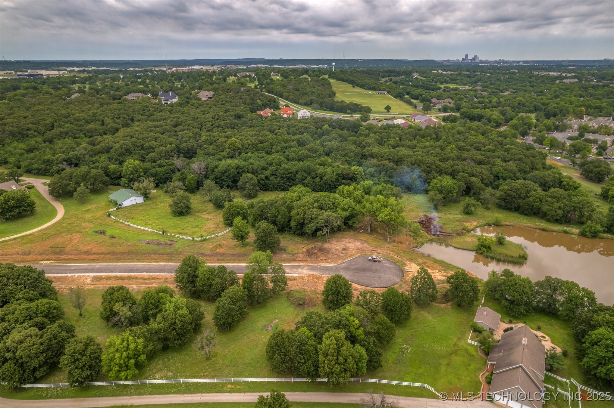 3881 Oak Timber Drive Tulsa OK 74131