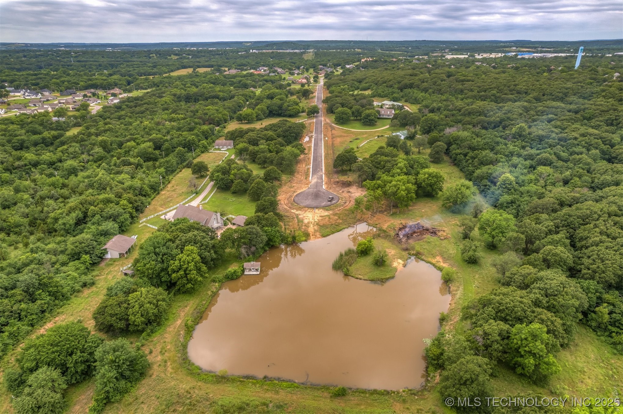 3881 Oak Timber Drive Tulsa OK 74131