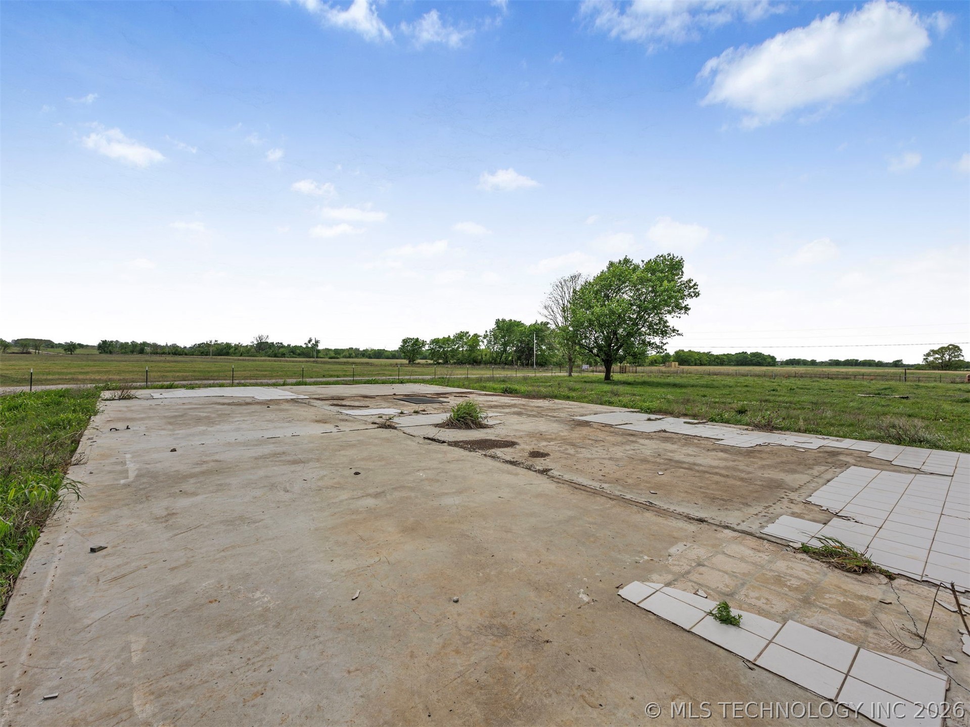 105 S 194th Street W Council Hill OK 74428