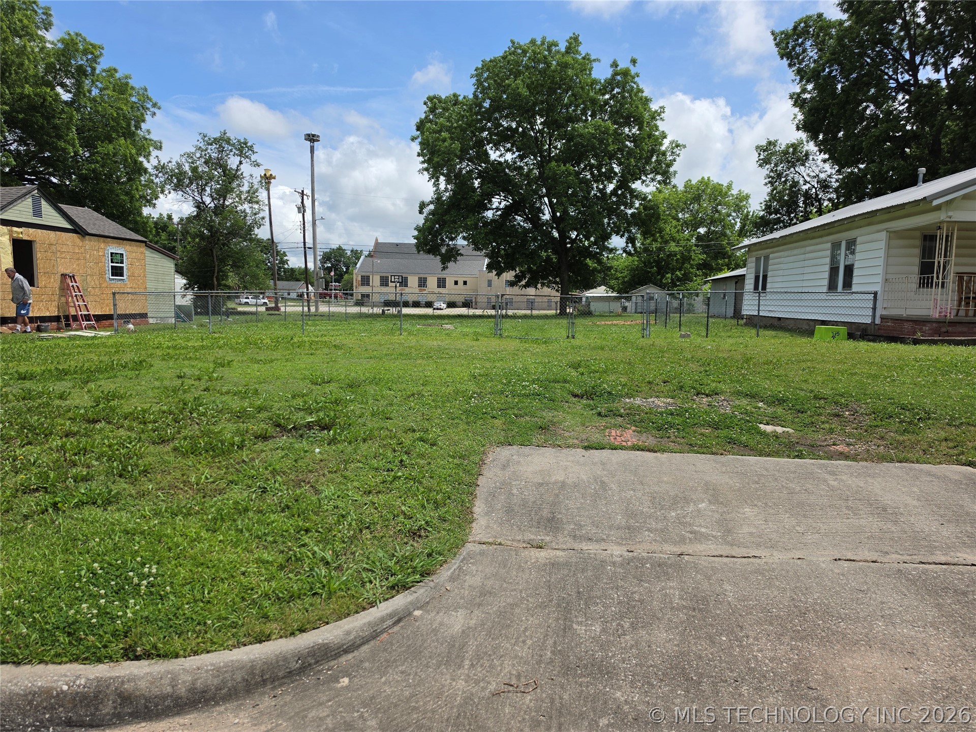 607 W 5th Street Ada OK 74820