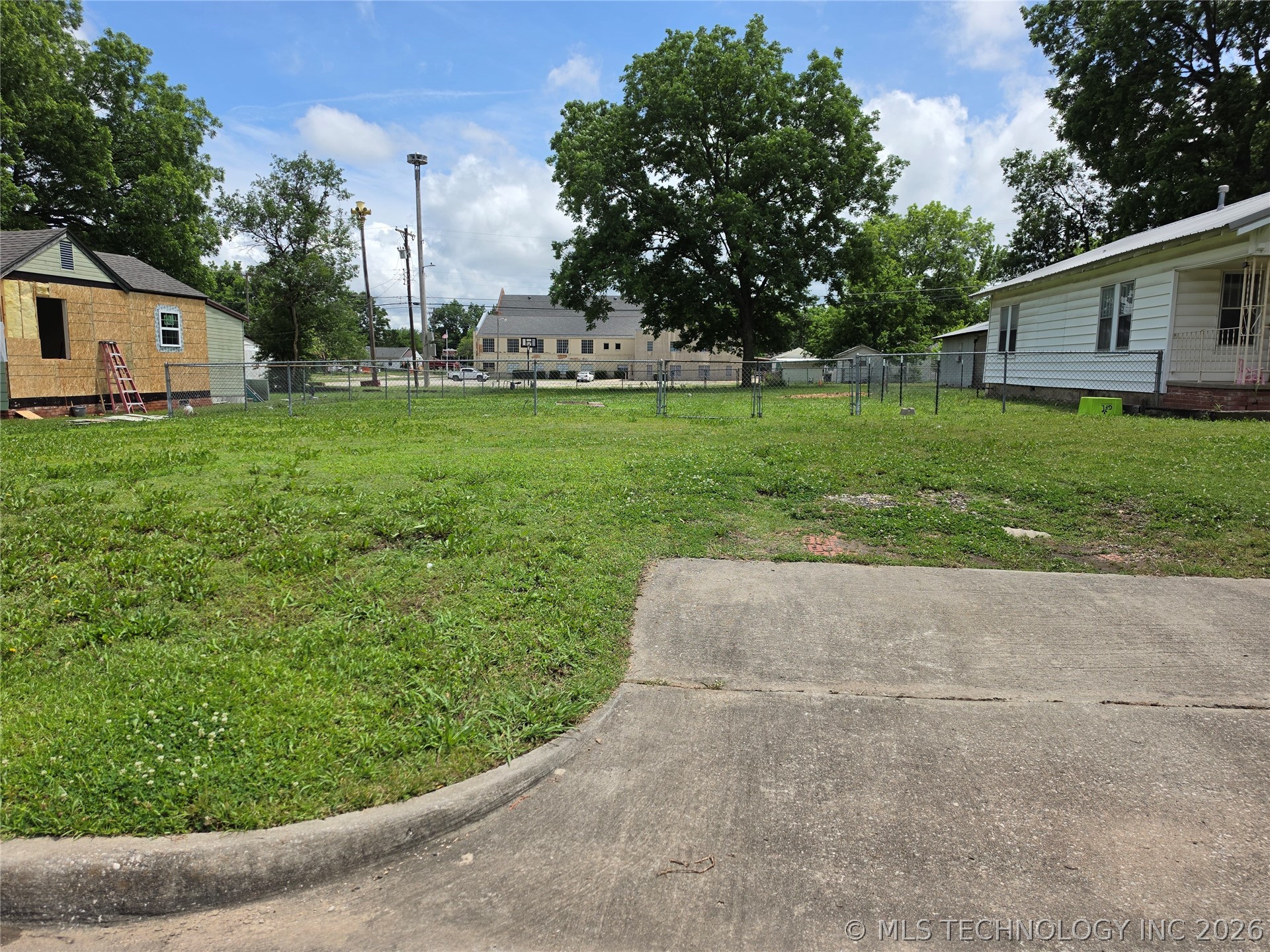 607 W 5th Street Ada OK 74820