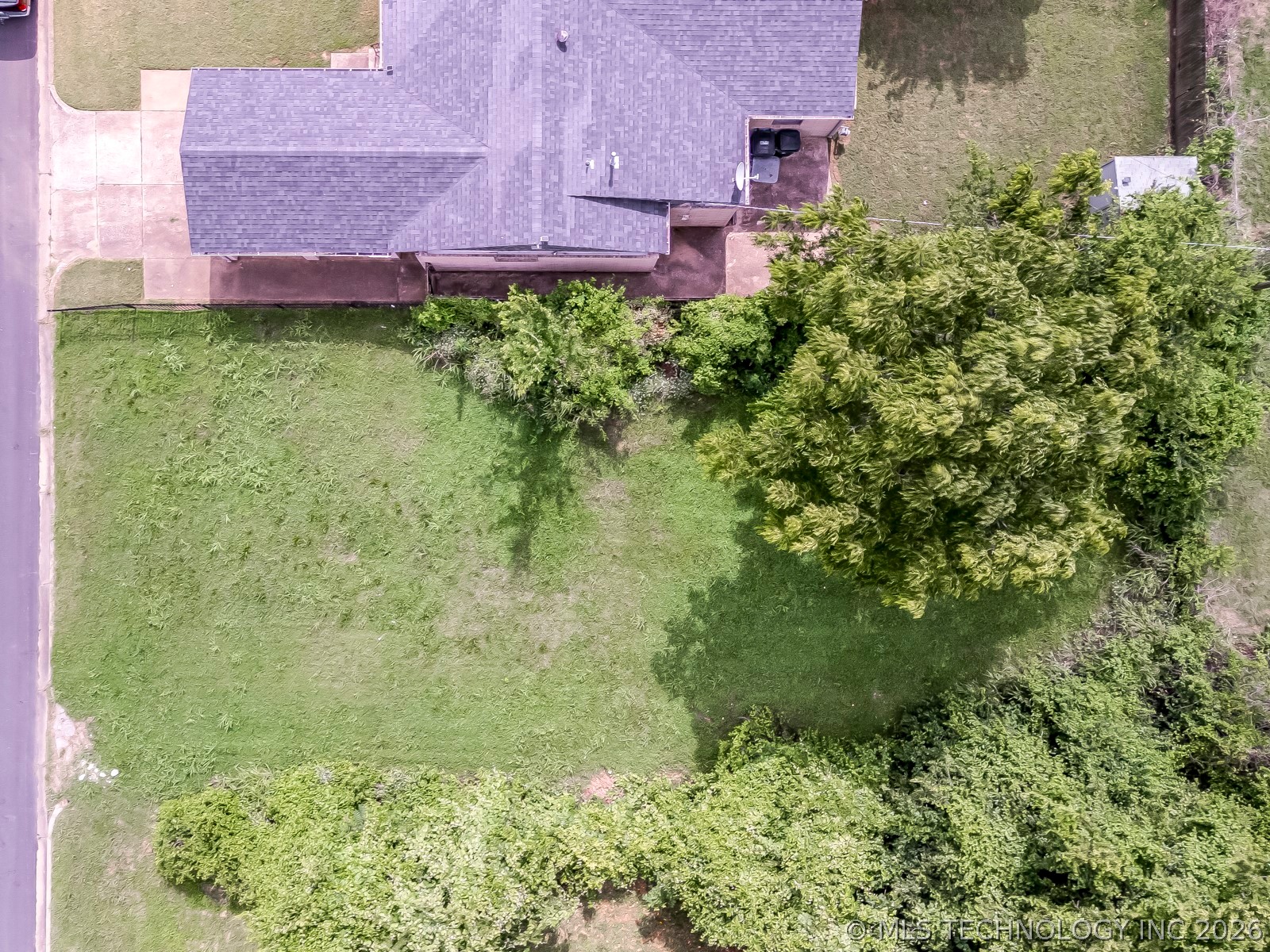 2042 E Young Place Tulsa OK 74110