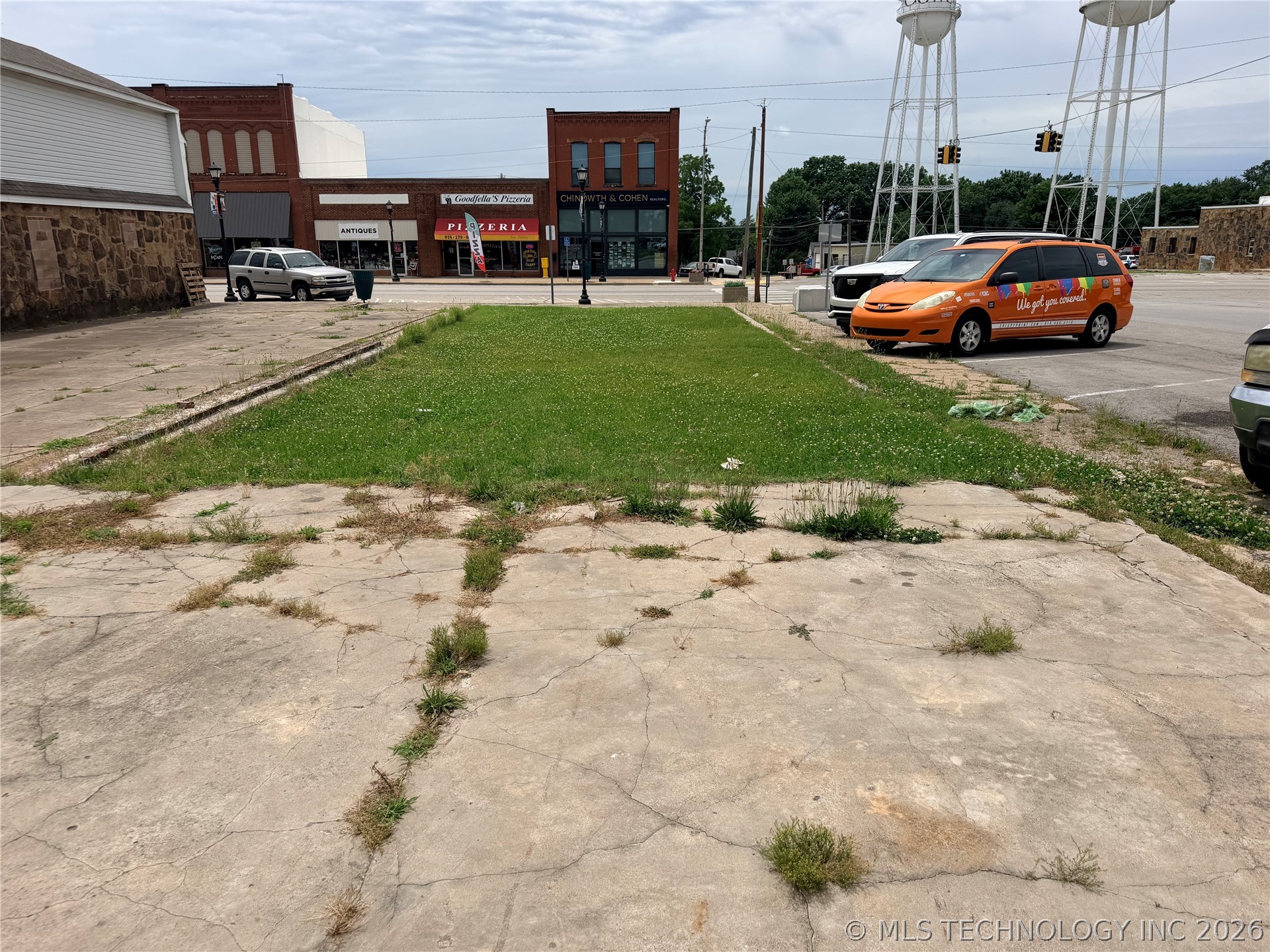 125 N Broadway Street Coweta OK 74429