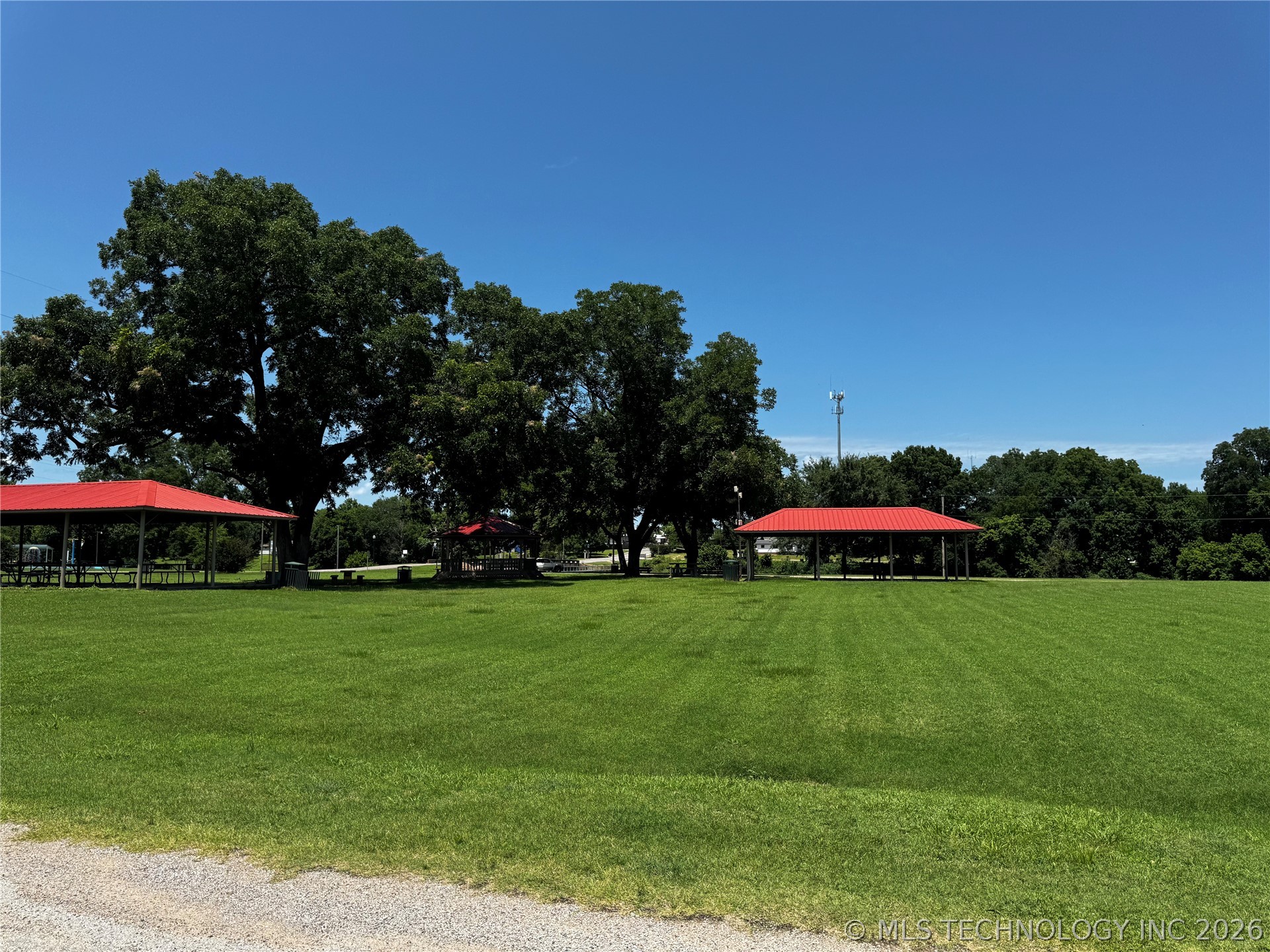 606 W 15th Street Tishomingo OK 73460