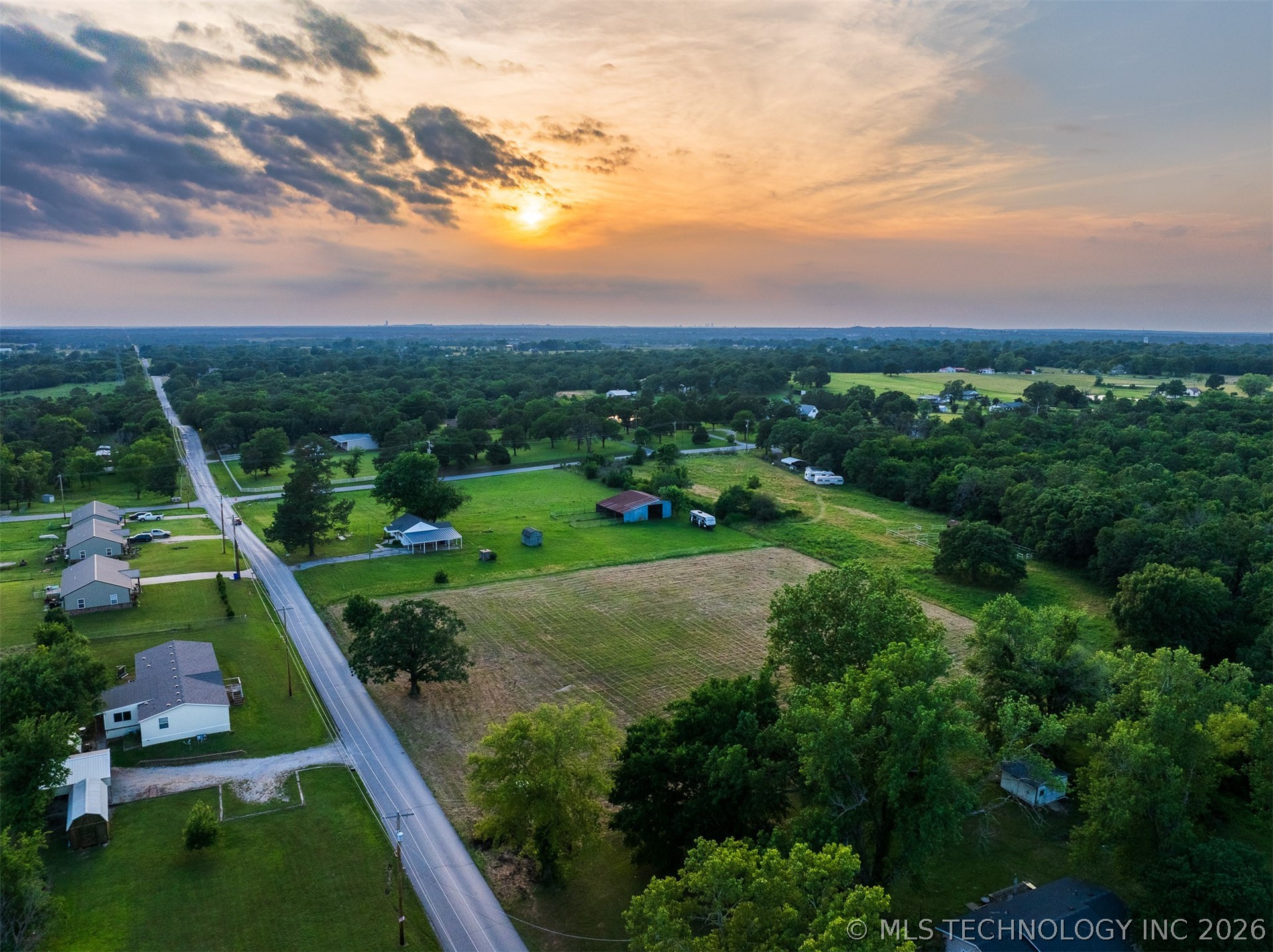 2 E 121st Street Coweta OK 74429