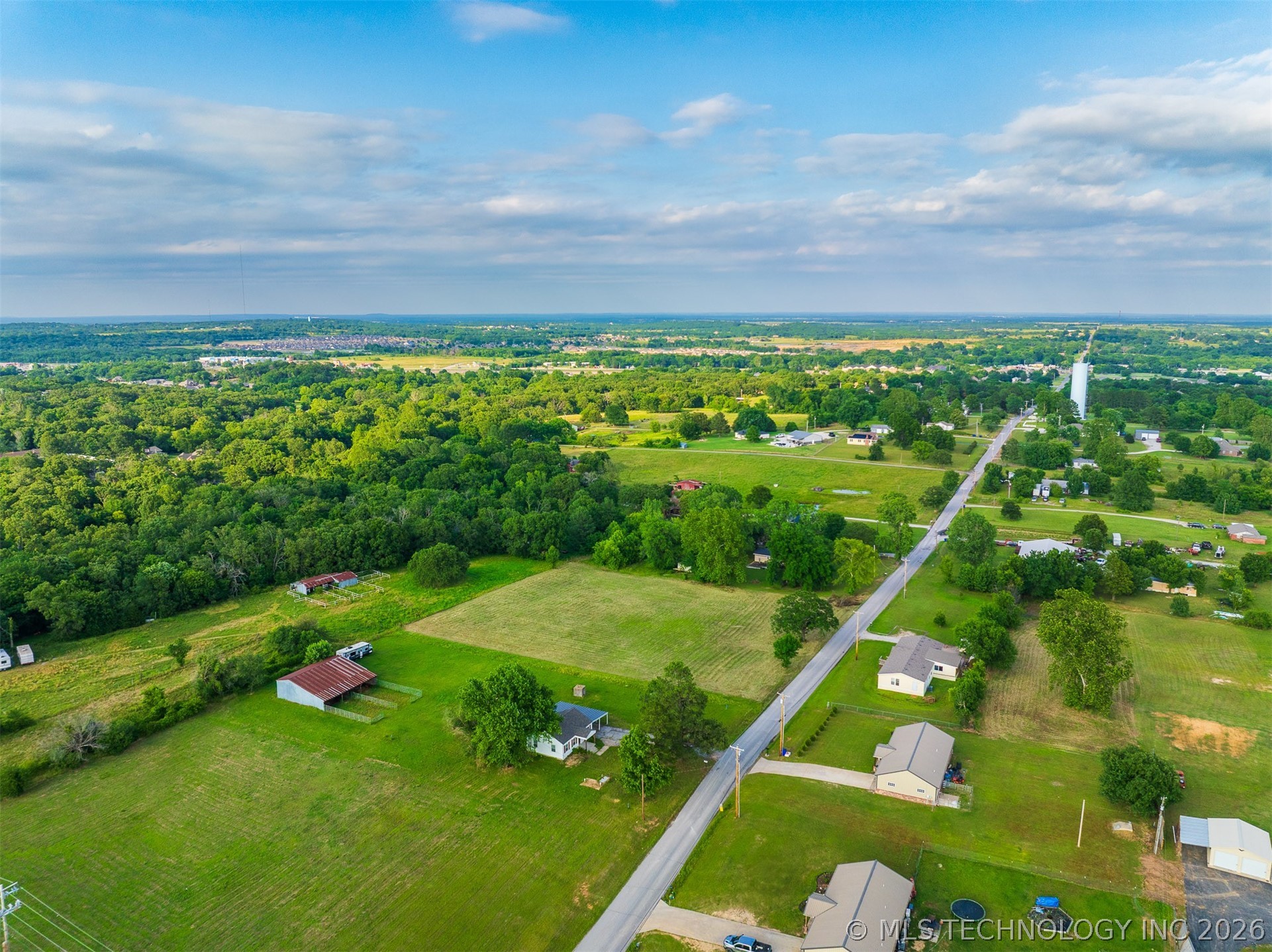 2 E 121st Street Coweta OK 74429