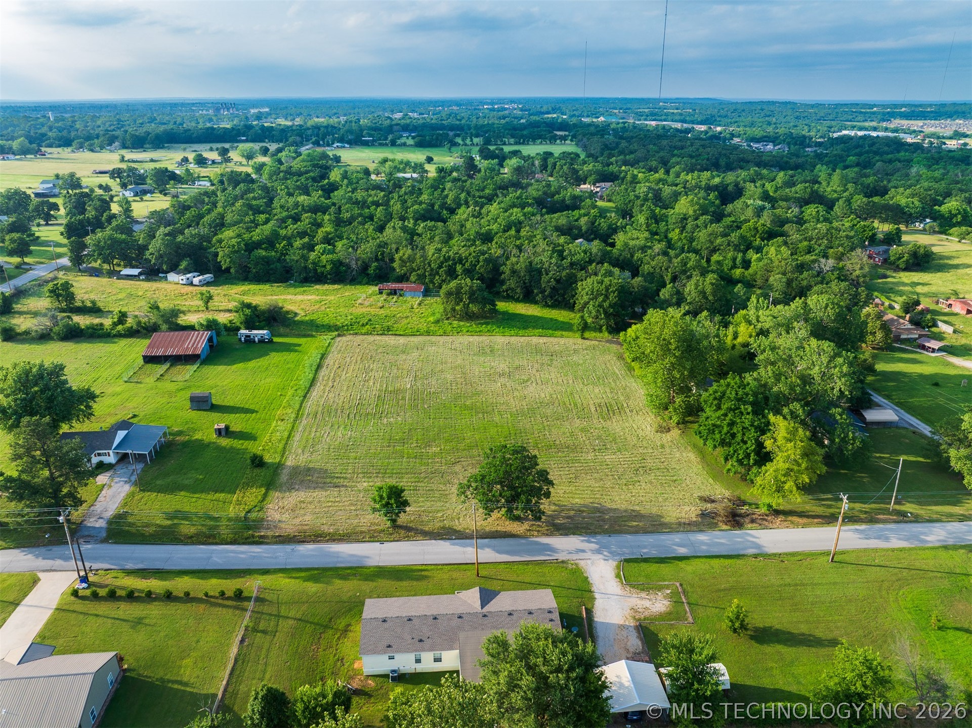 2 E 121st Street Coweta OK 74429