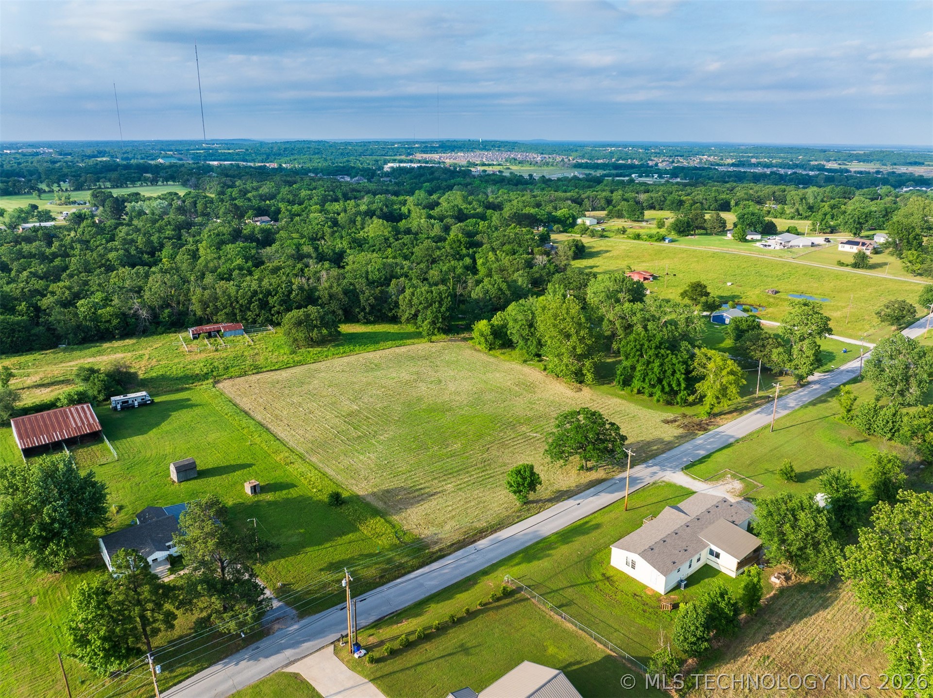 2 E 121st Street Coweta OK 74429
