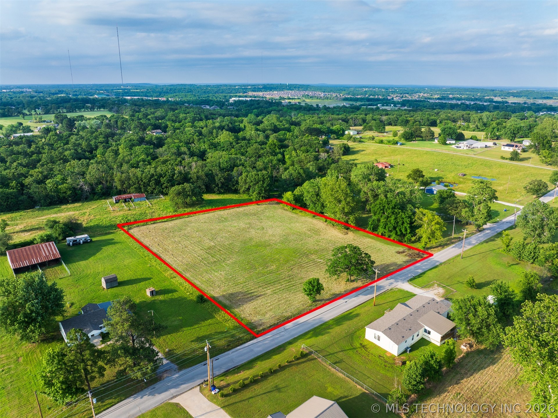 2 E 121st Street Coweta OK 74429