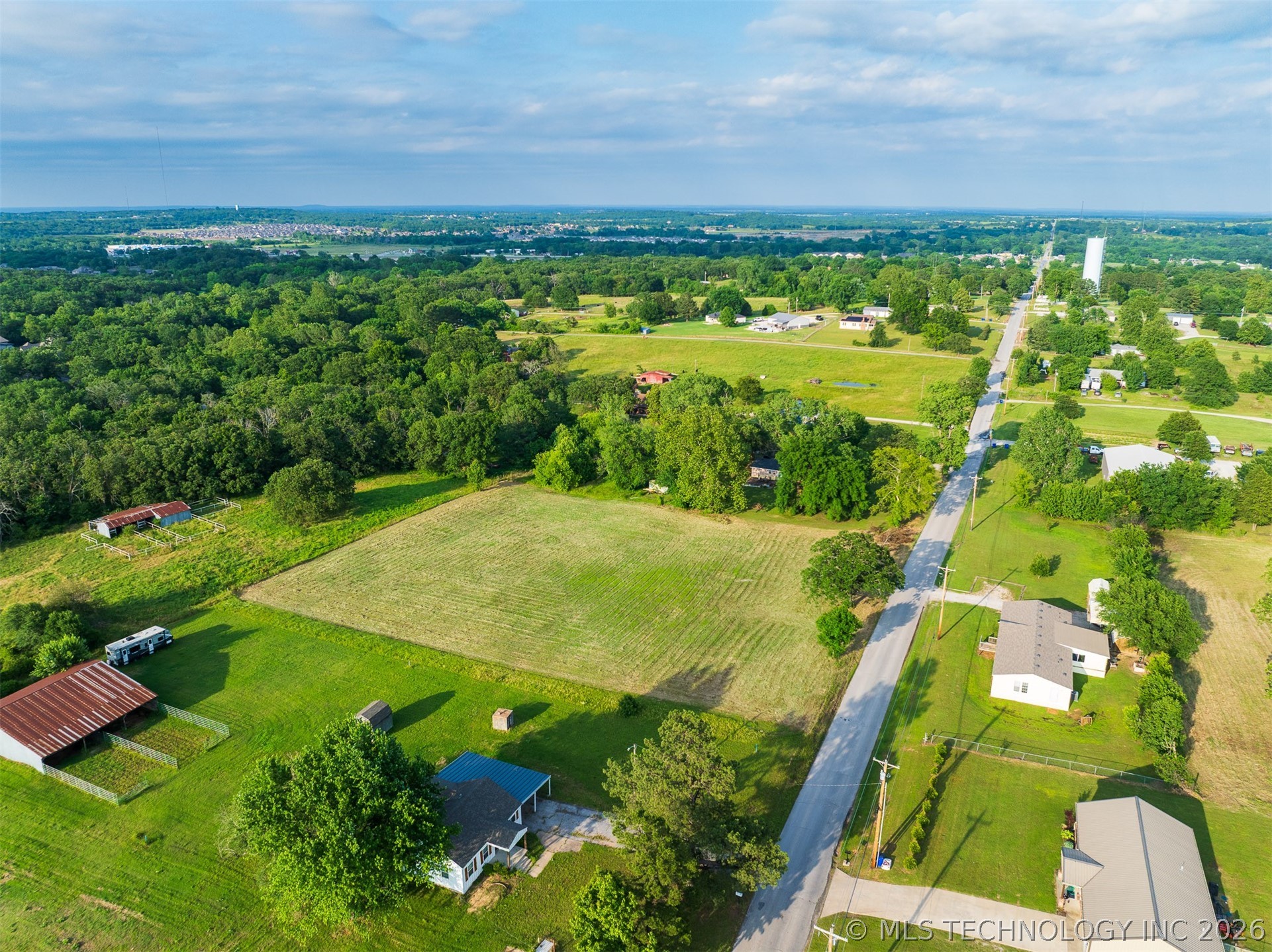 2 E 121st Street Coweta OK 74429