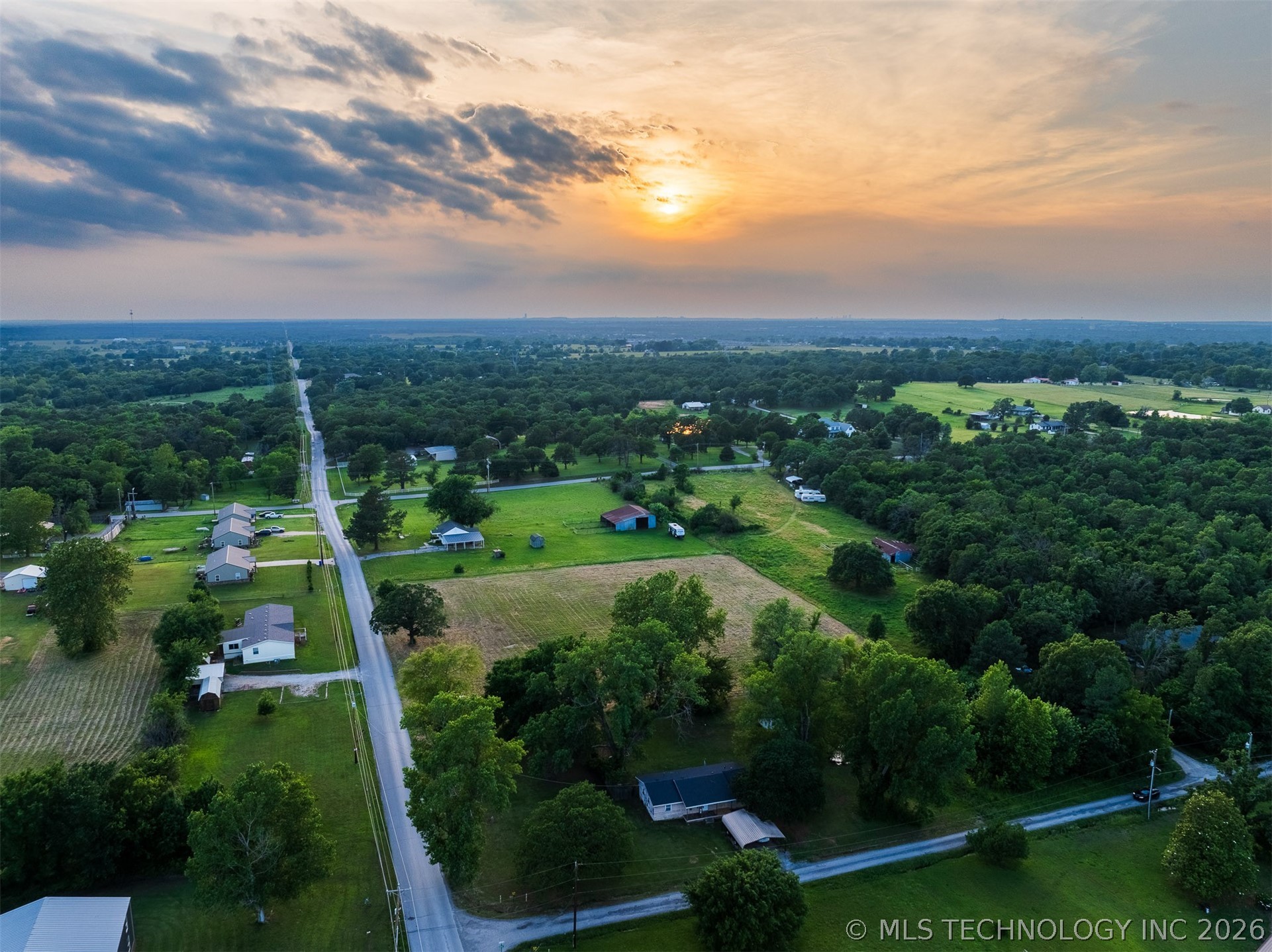 2 E 121st Street Coweta OK 74429